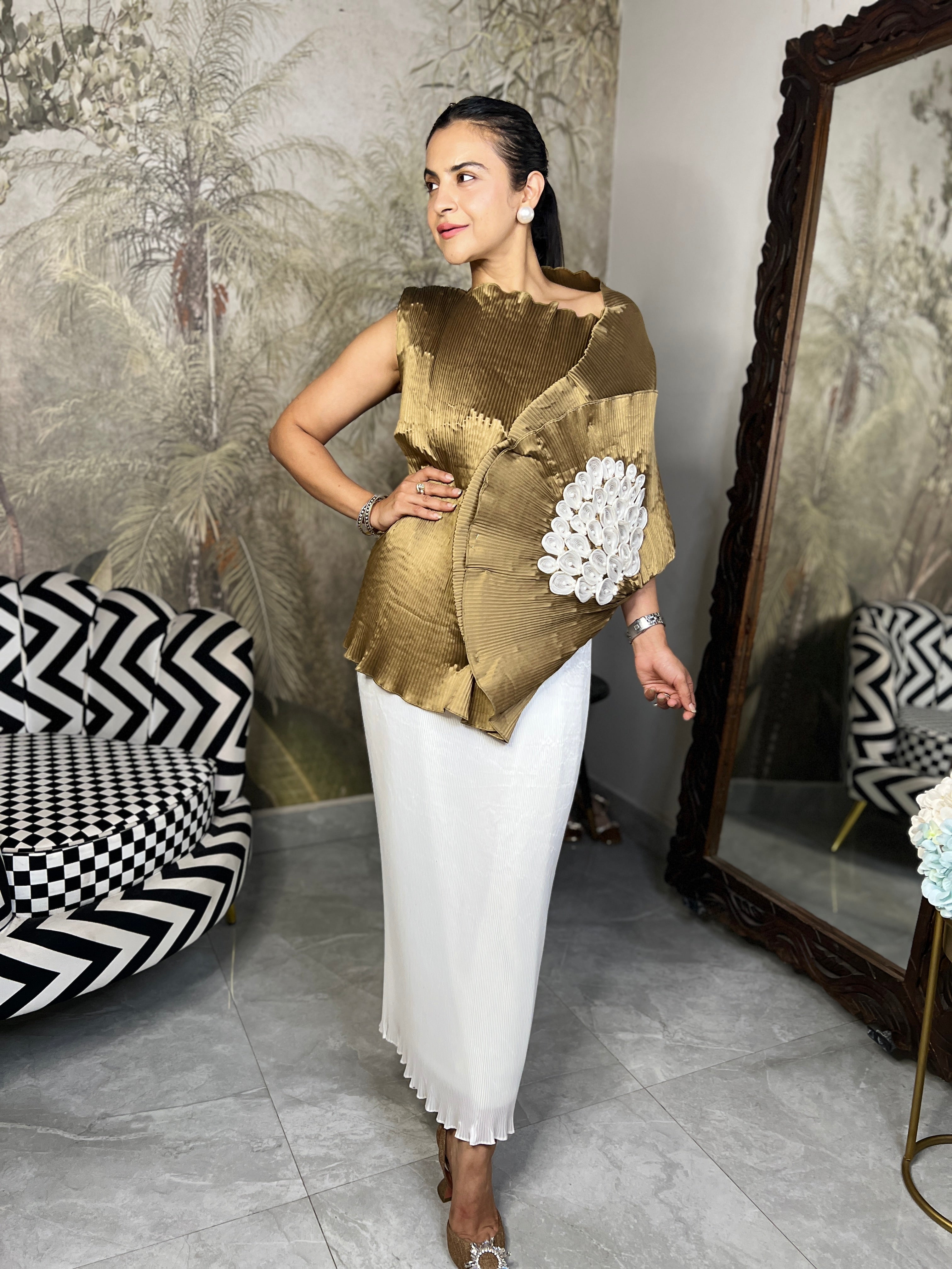 Champagne lunar bloom top