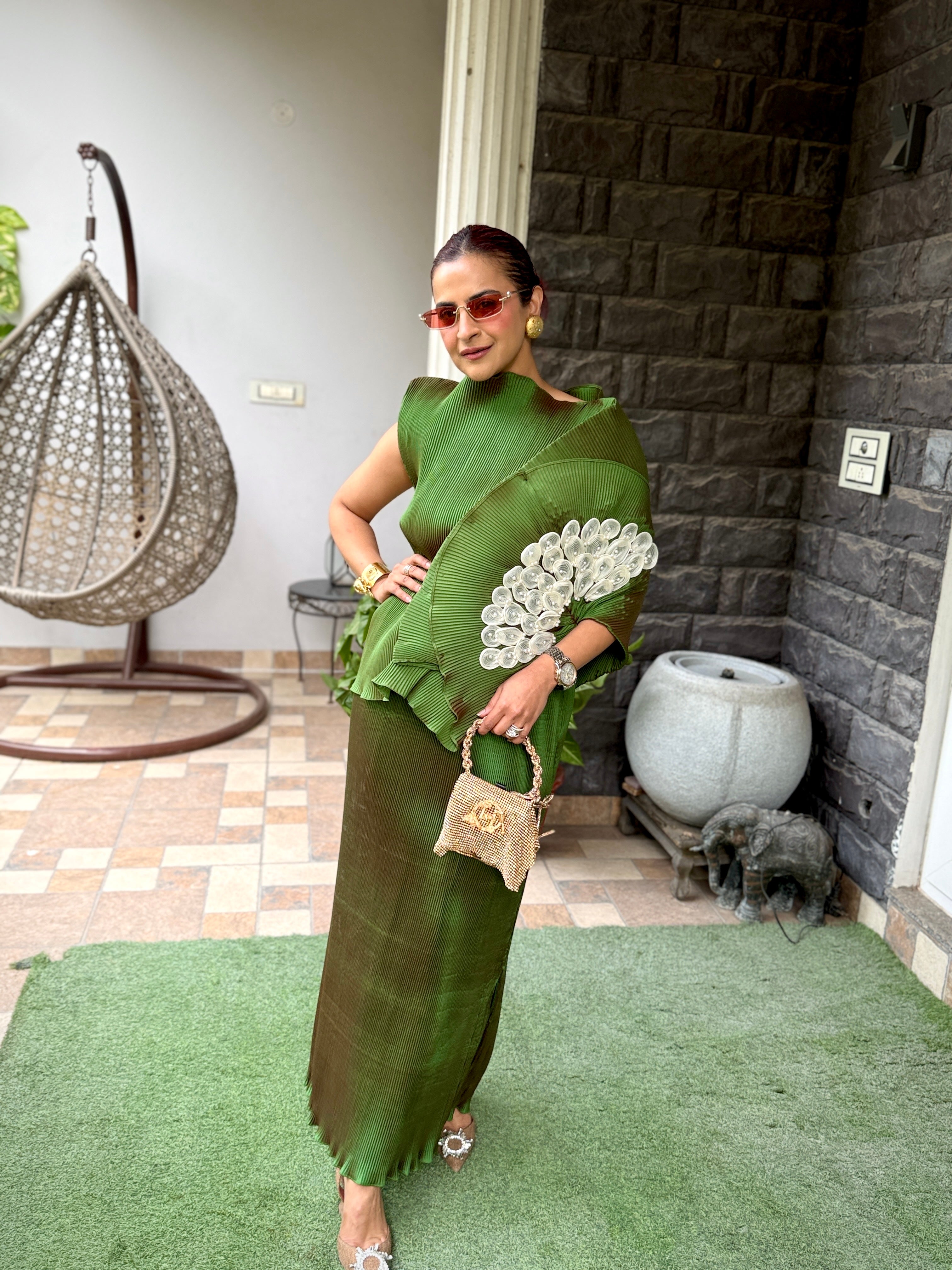 Emerald Lunar Bloom Set in Dark Green