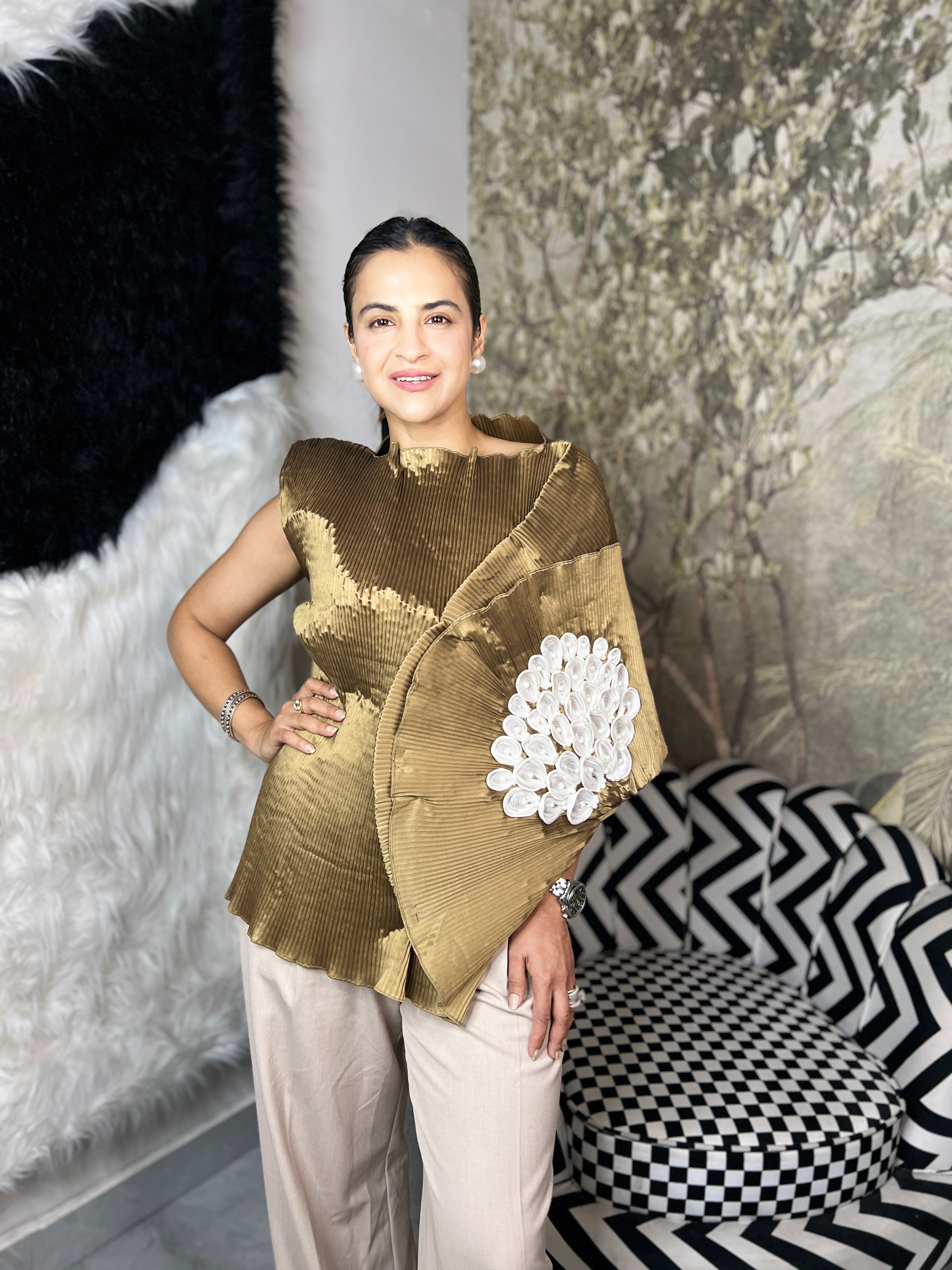 Champagne lunar bloom top