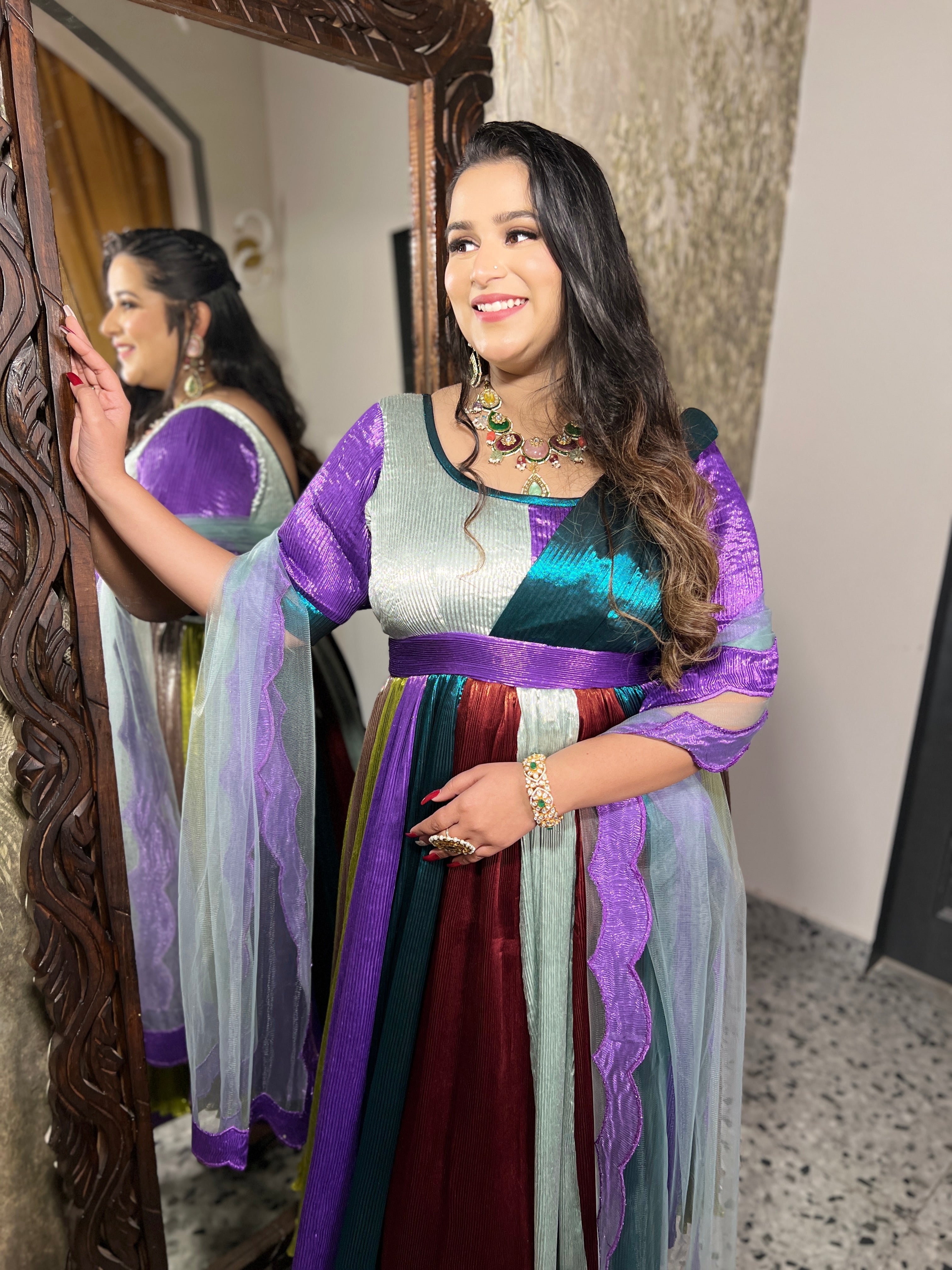 Evergreen zuri anarkali suit in Multicolor