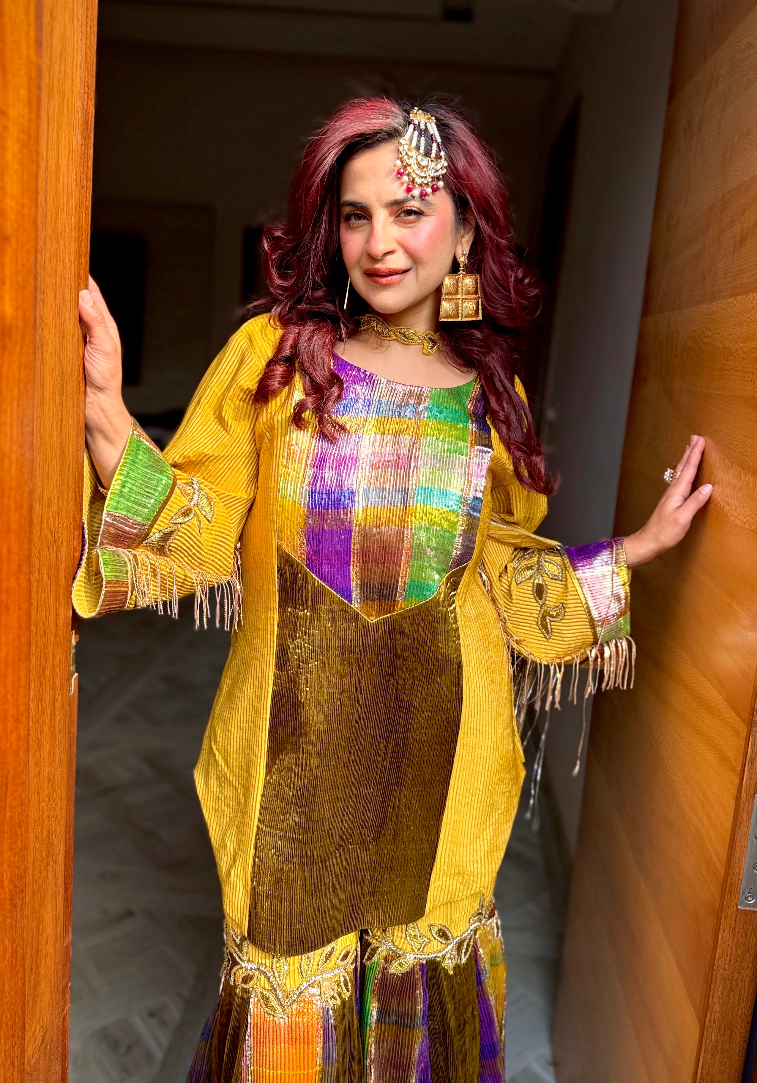 Zari Sona Garara set in yellow