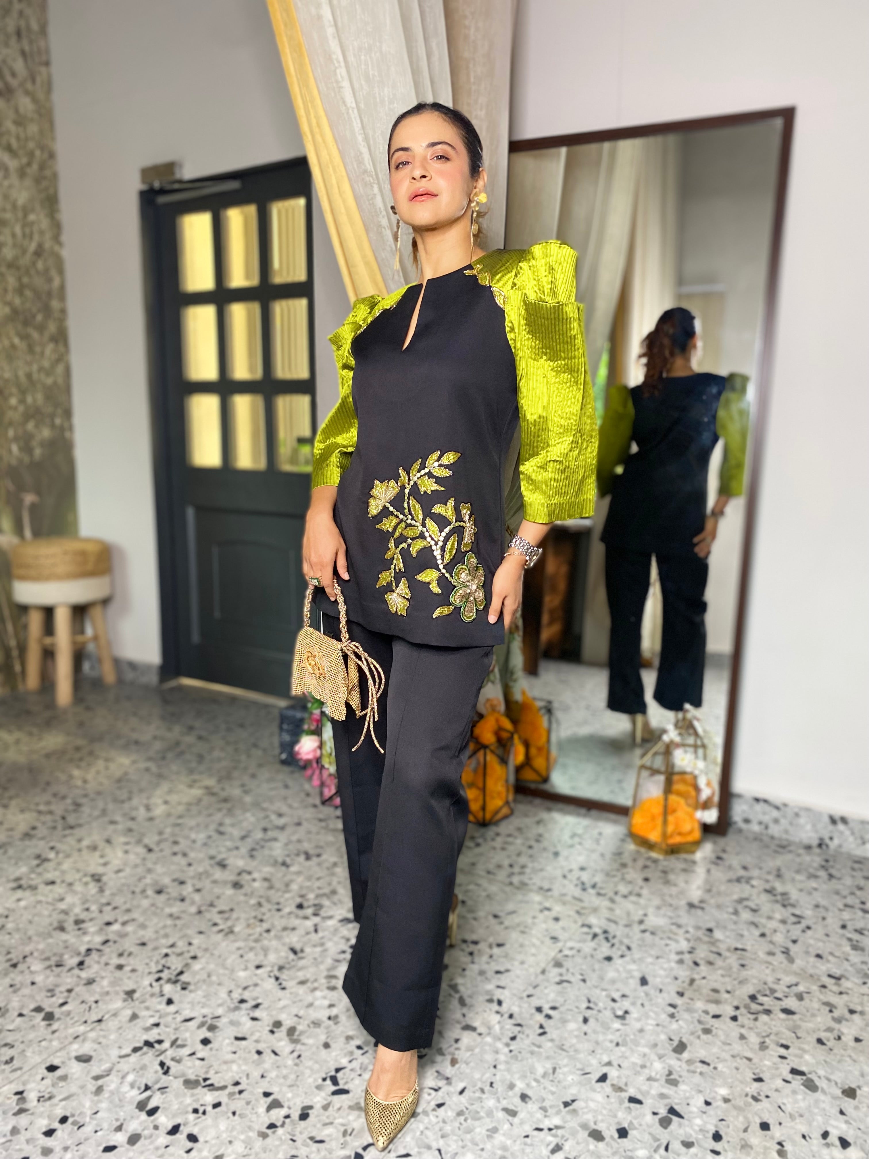 Green Zardosi embroidered Structured Sleeves Pants Set