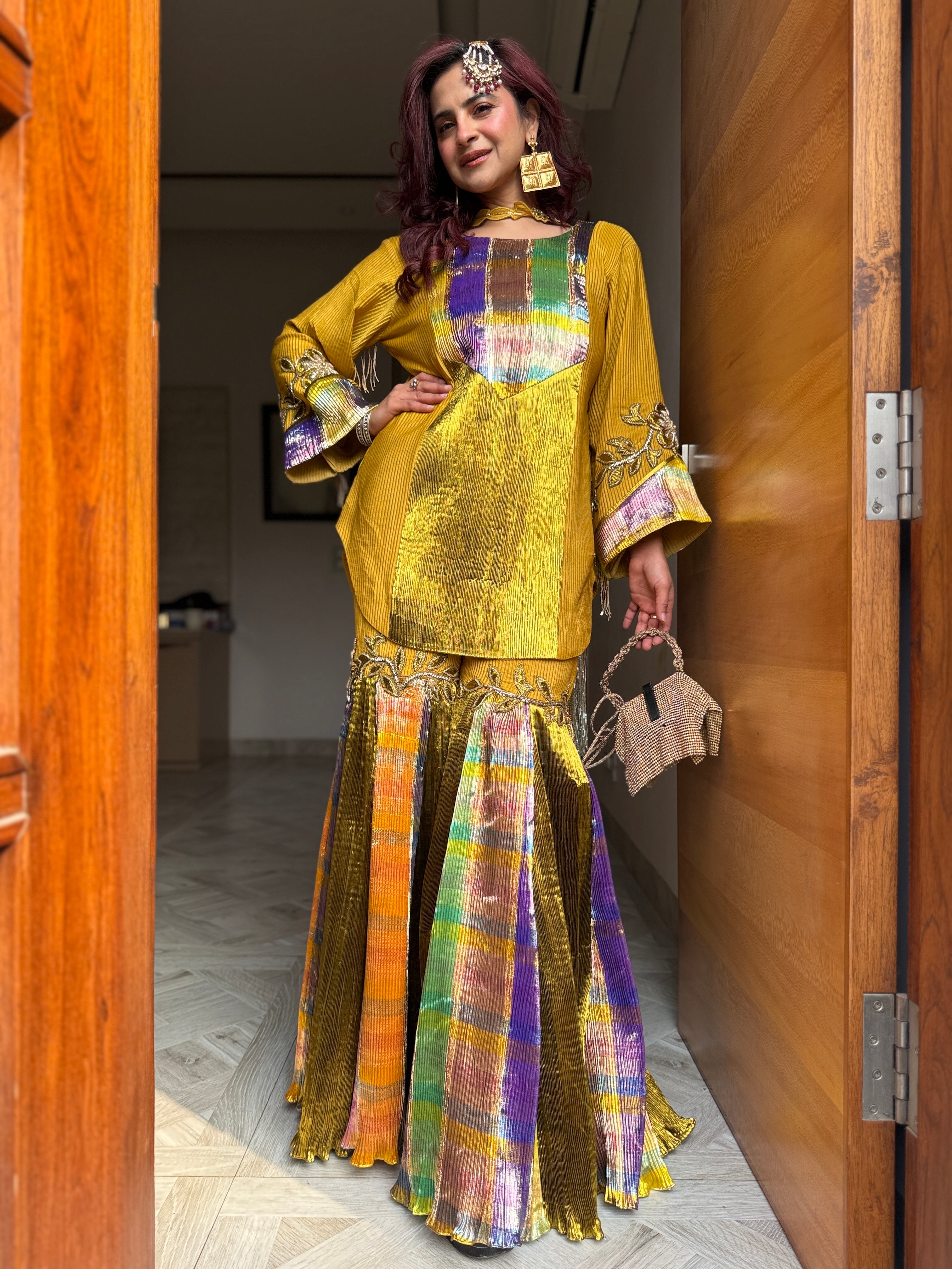 Zari Sona Garara set in yellow