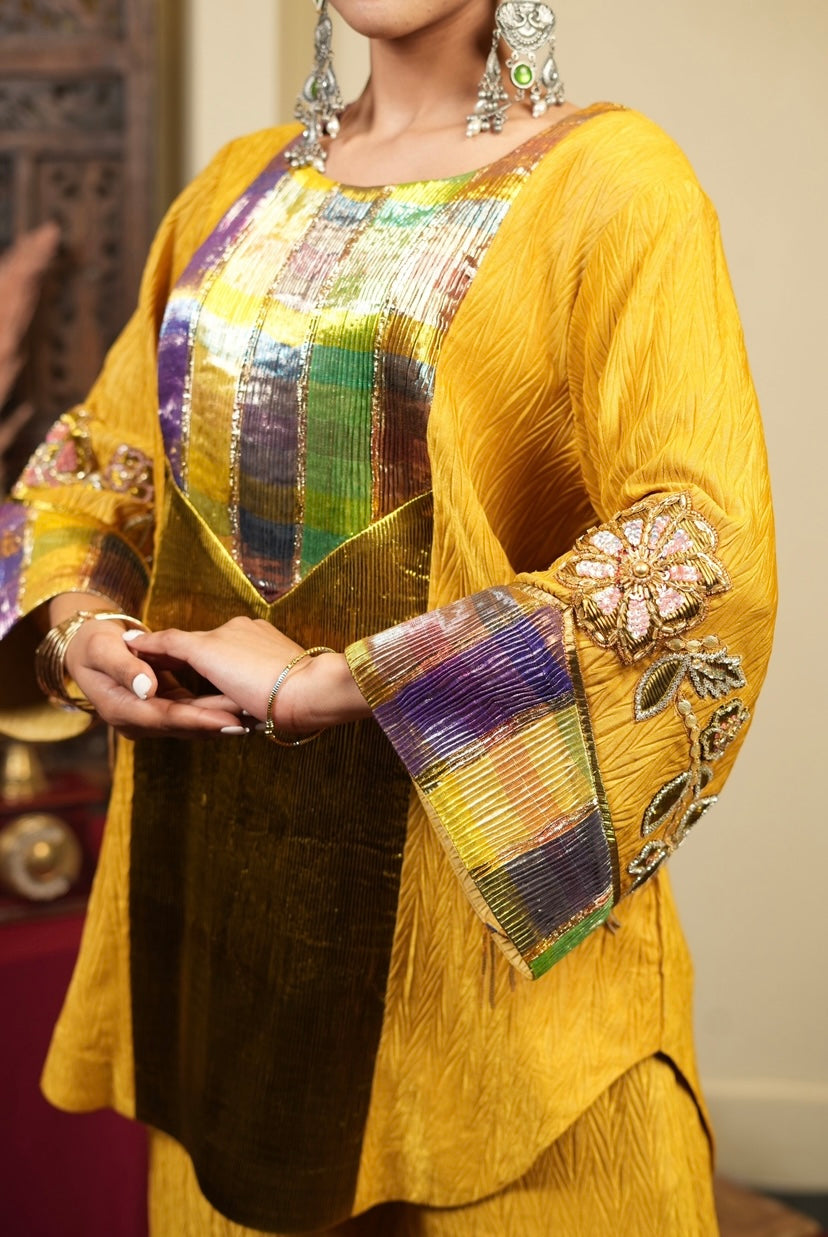 Zari sona Kurta set in Yellow