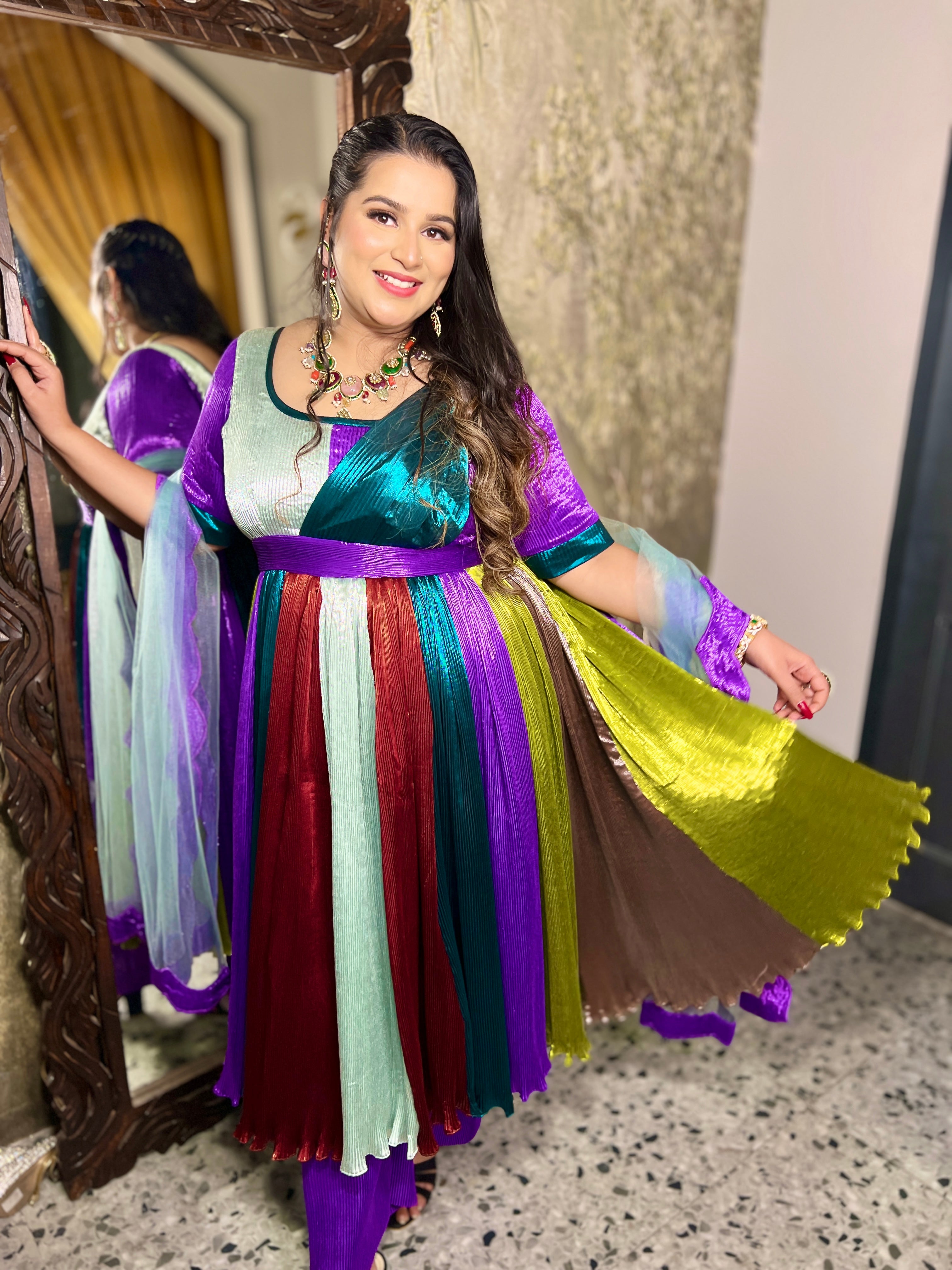 Evergreen zuri anarkali suit in Multicolor