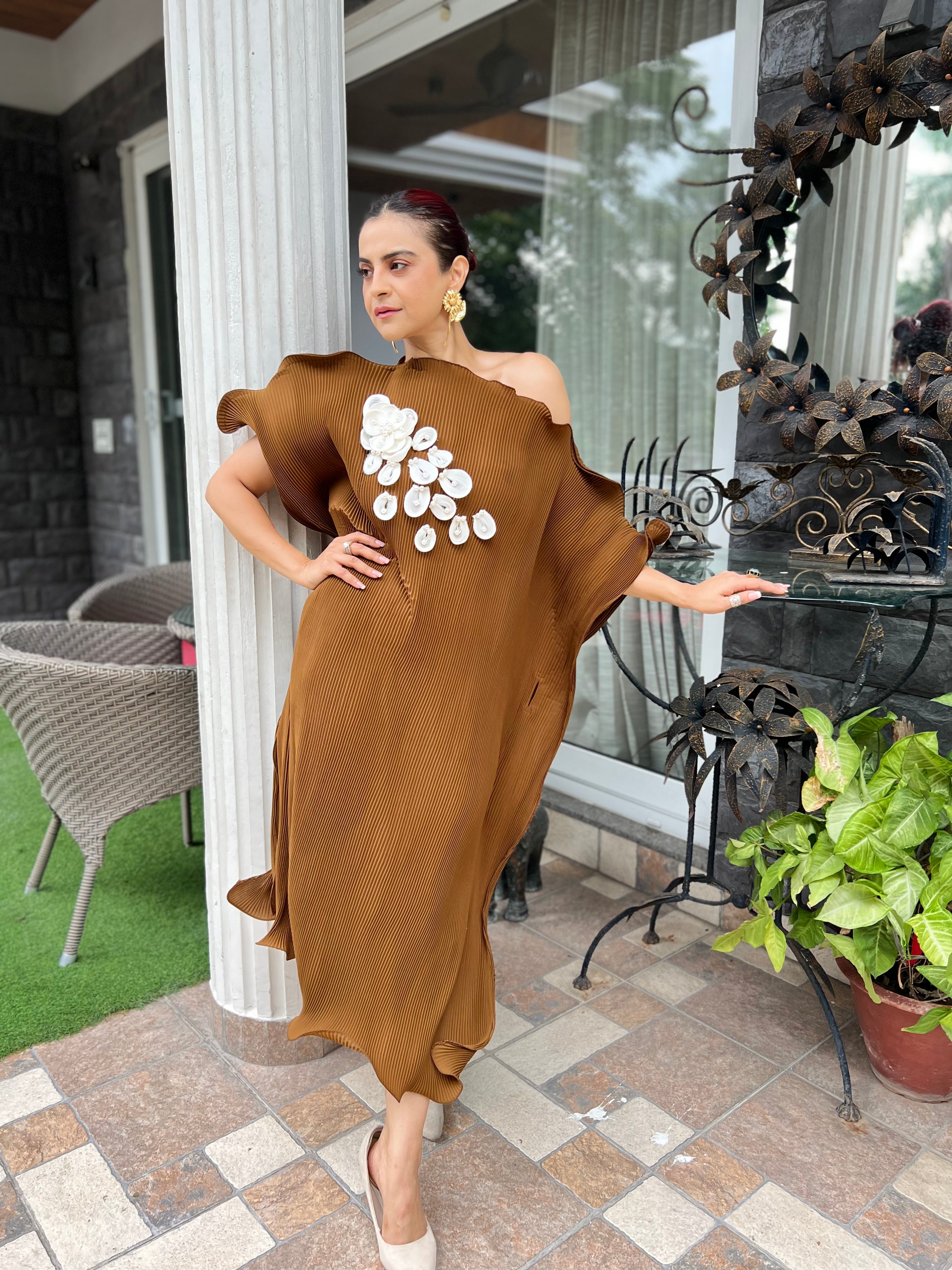 Kaftan dress with embroidery in Luxe Amber