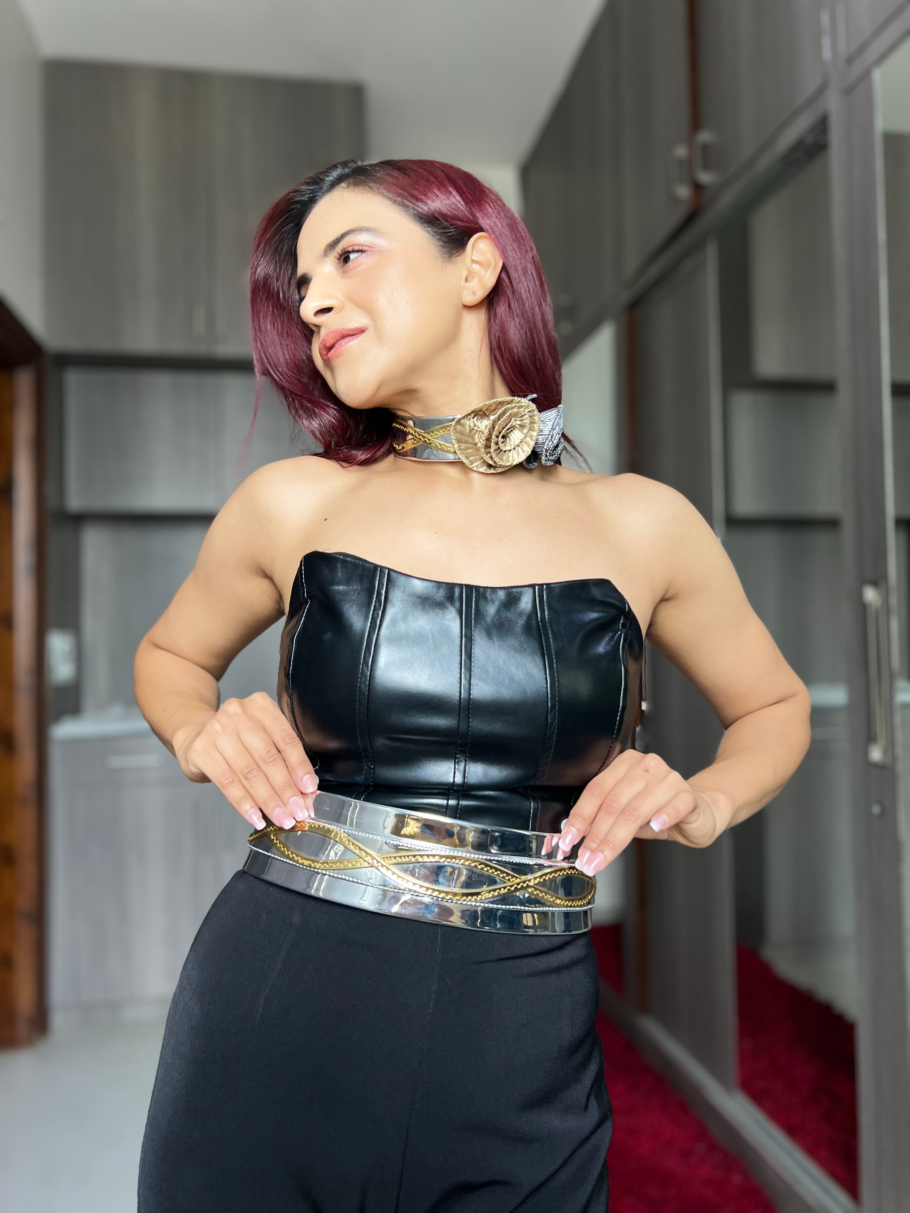 Illusion Thick Belt with gold wavy details in Silver & Gold
