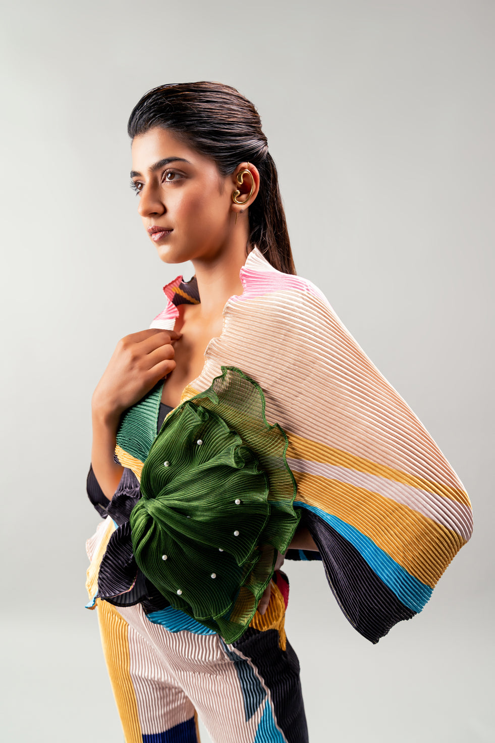 Multicolor fluky cover up set with green embellishment