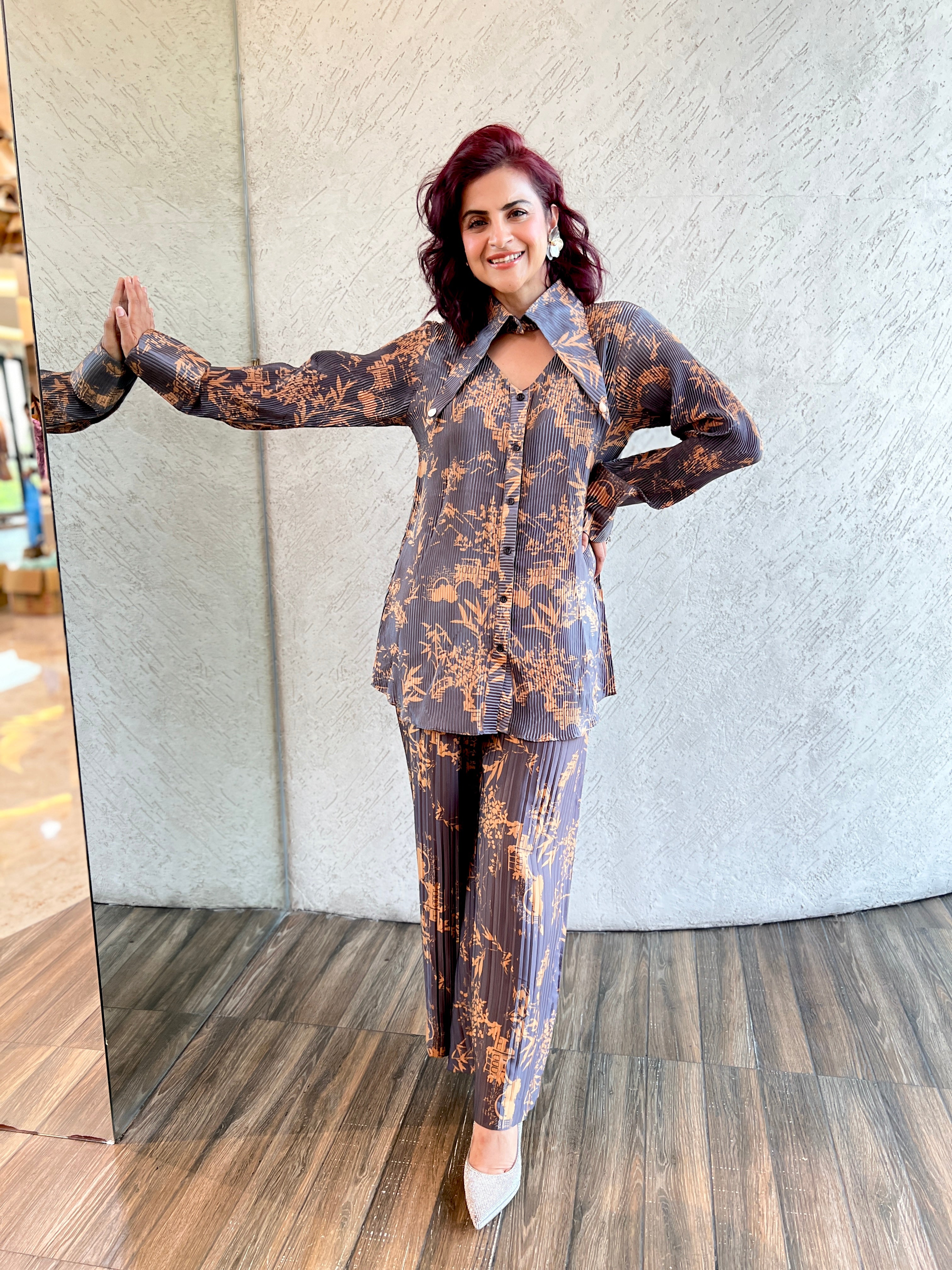 Long Collar Shirt Pants Set in Autumn Falls