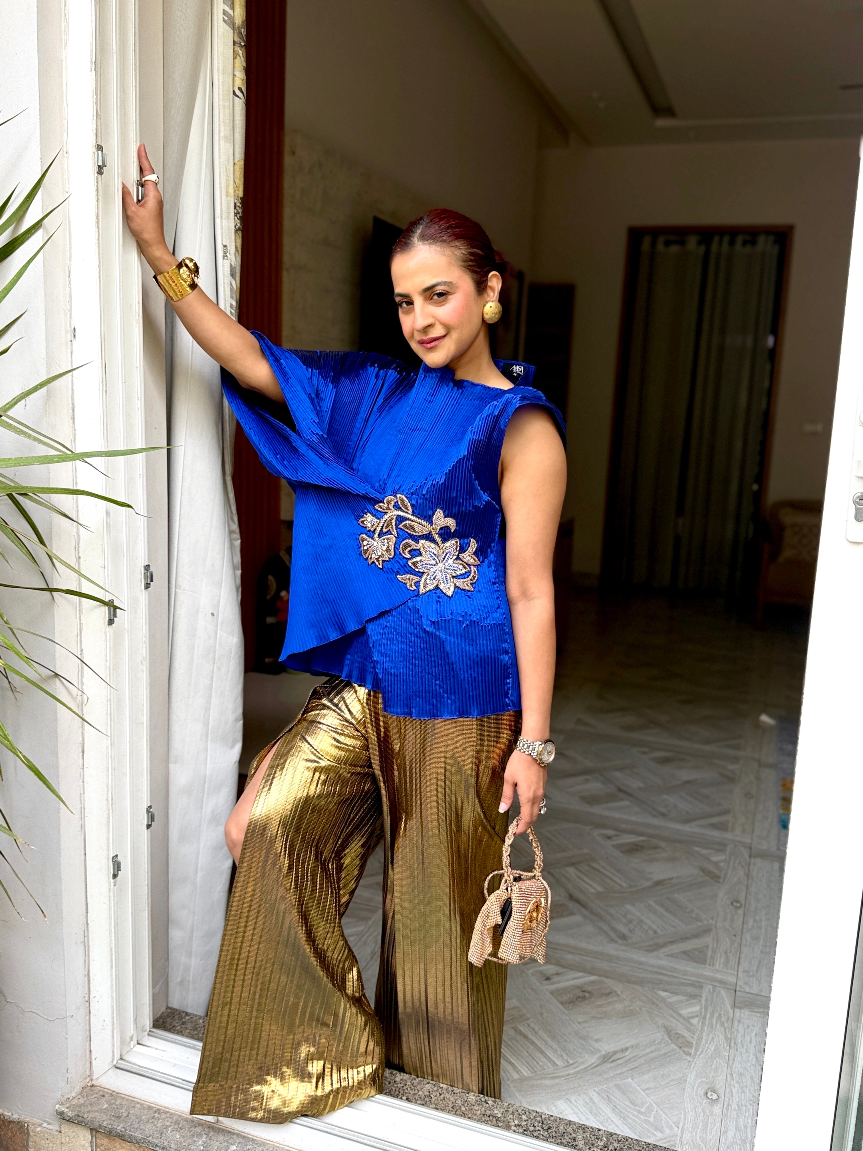 Sapphire Embroidered Lunar Bloom Set in Electric Blue