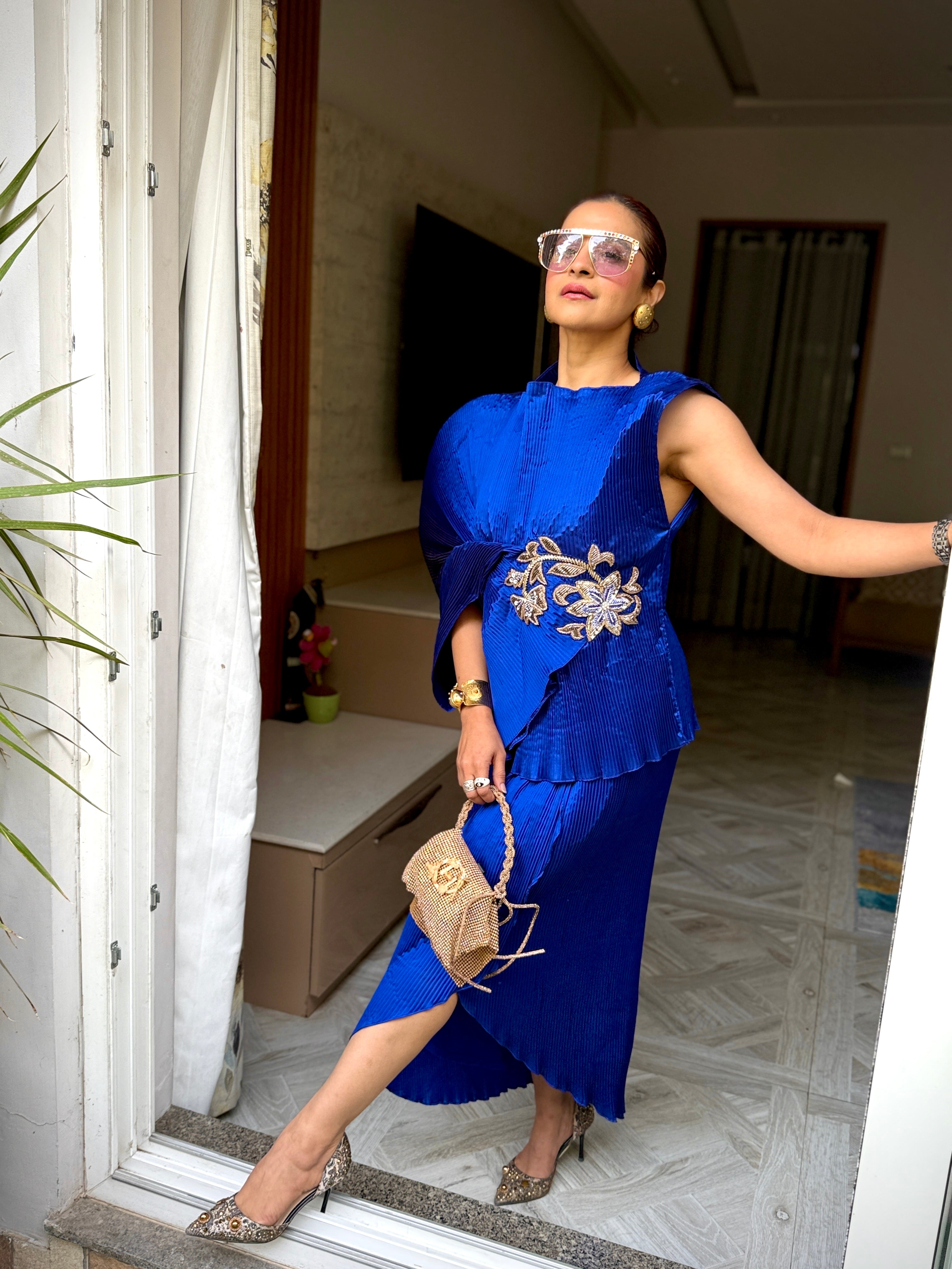 Sapphire Embroidered Lunar Bloom Set in Electric Blue