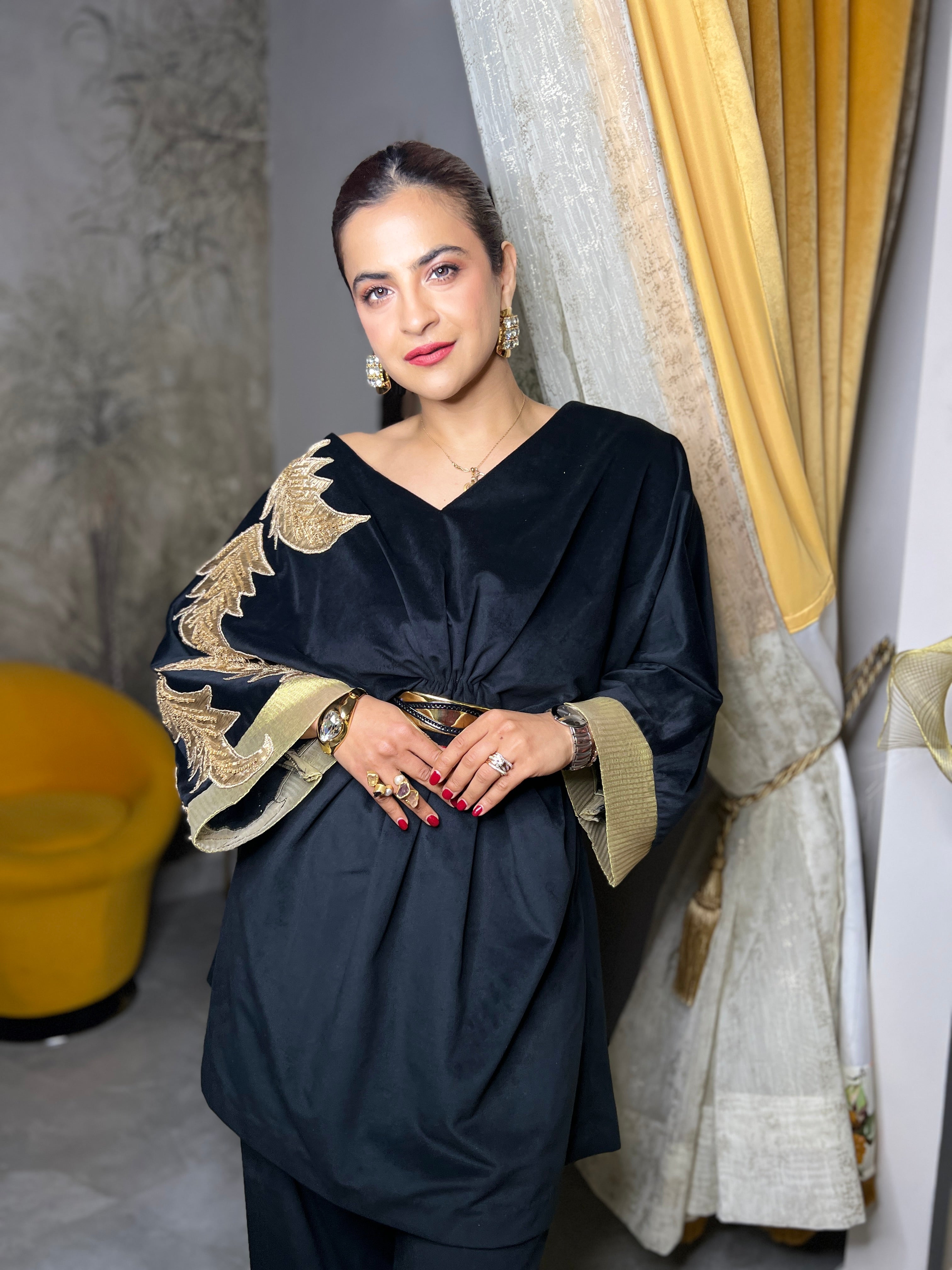 Zuri Velvet Kurta Set in Black