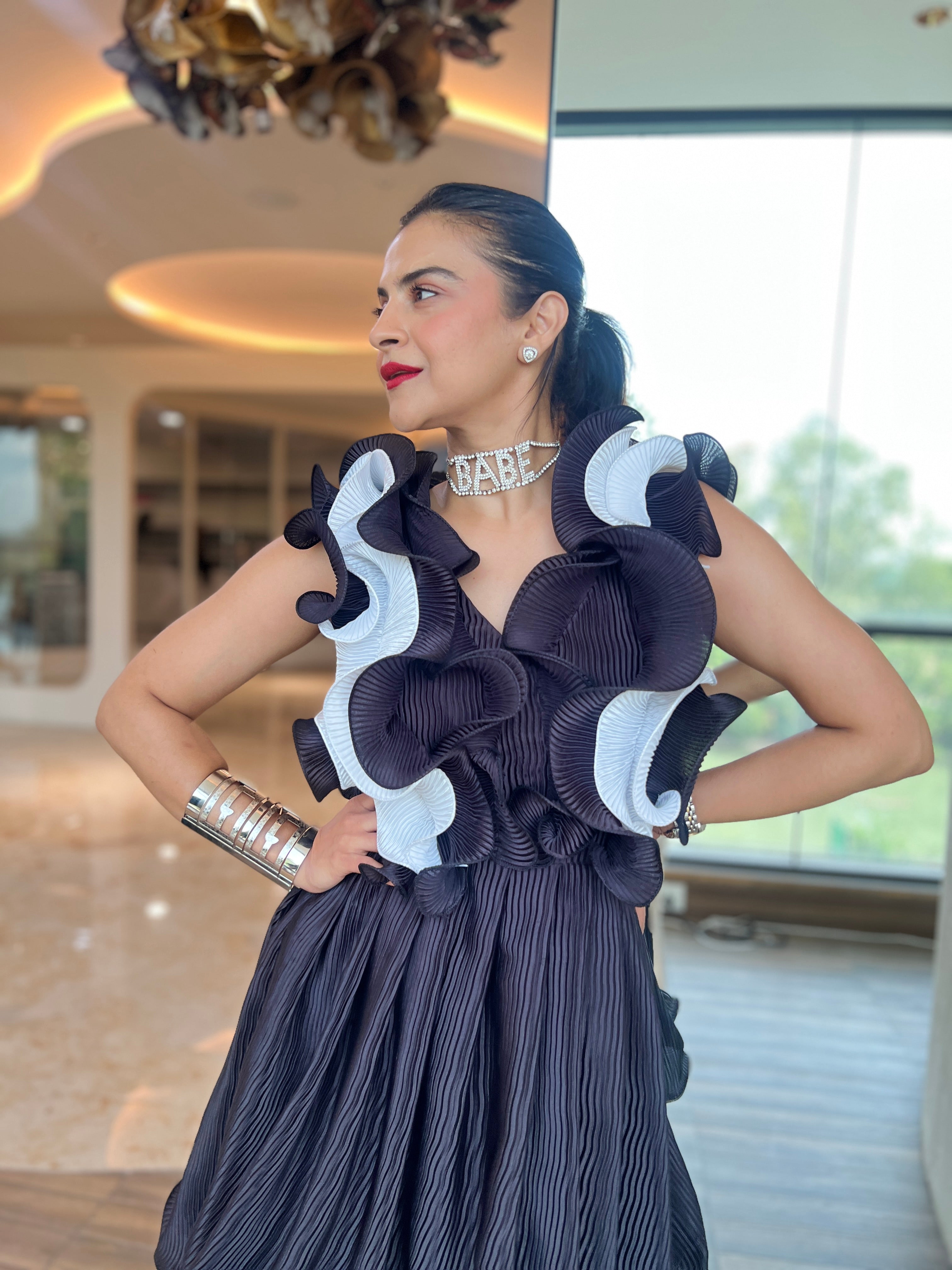 Ruffle dream dress in black ethereal