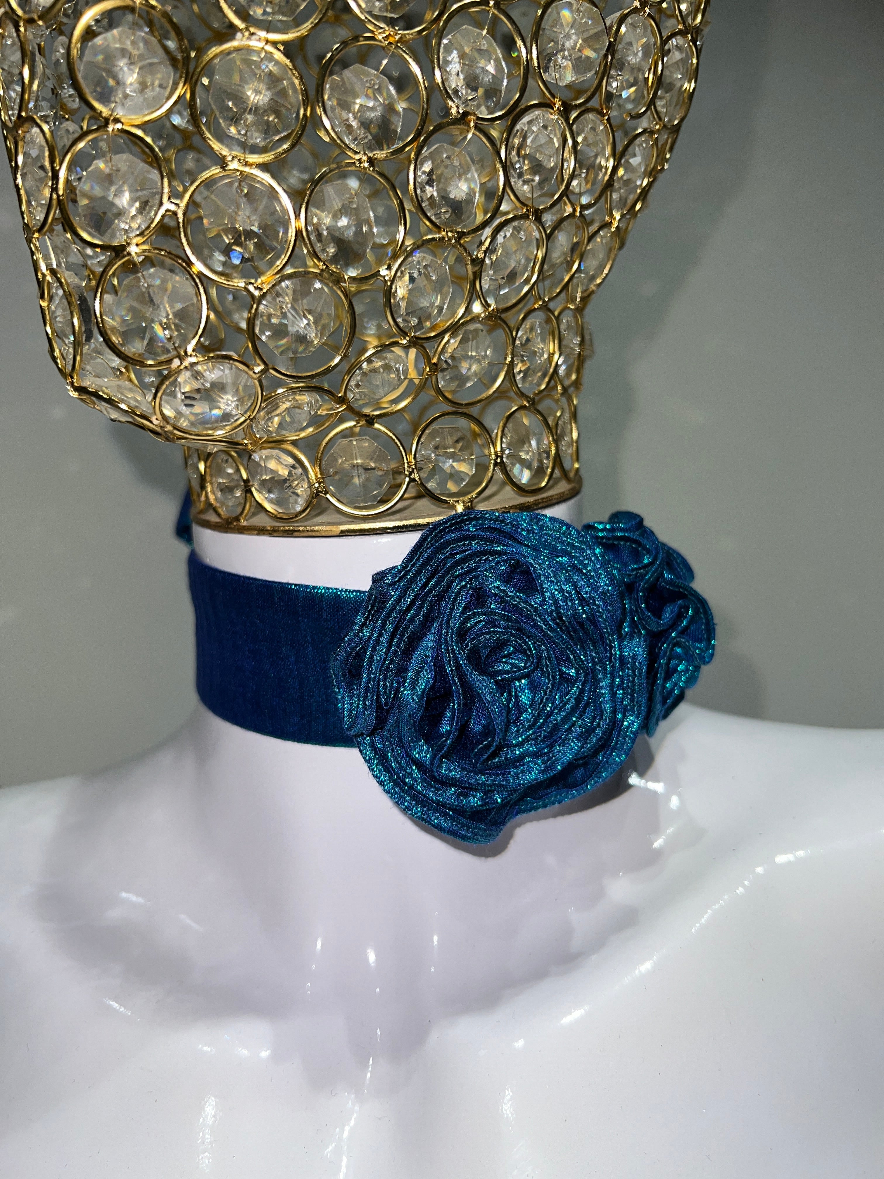 Cosmo floral choker in peacock blue