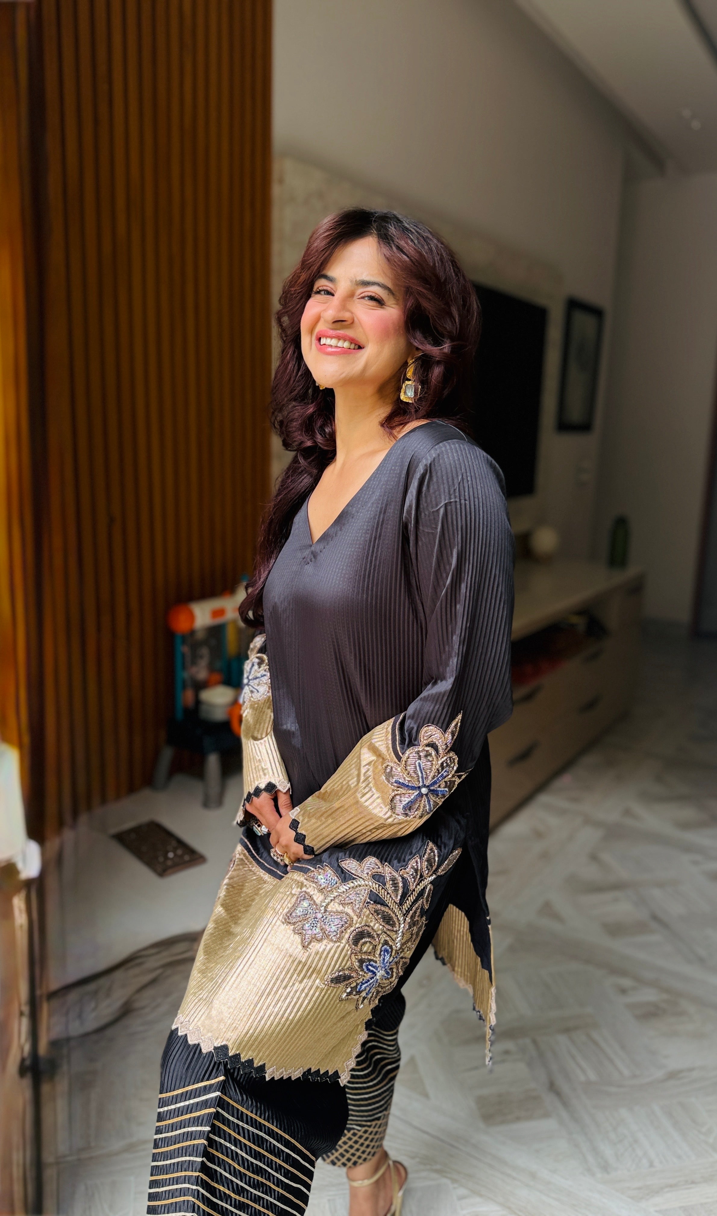 Raat Rani Kurta set in Black and Gold