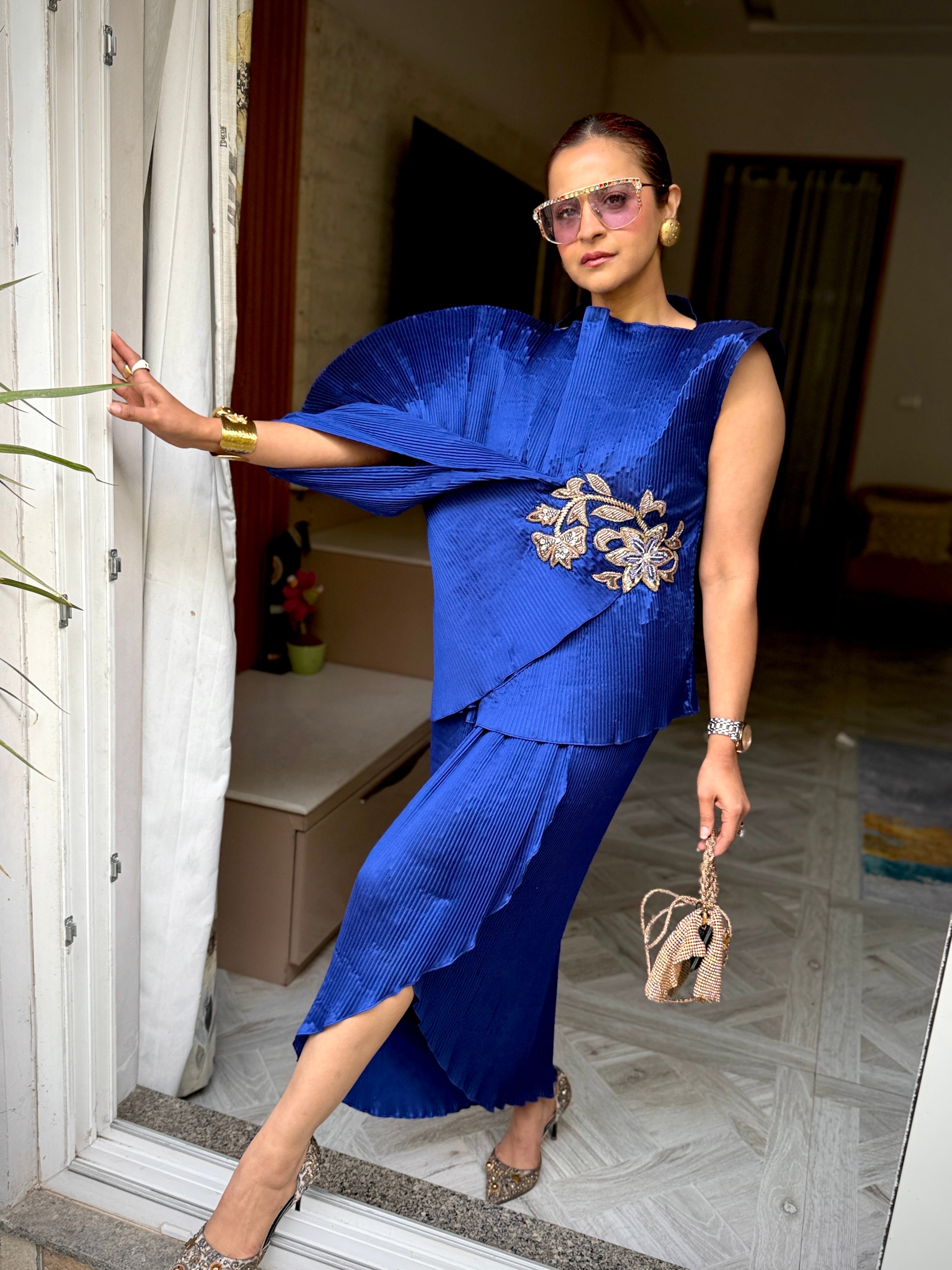 Sapphire Embroidered Lunar Bloom Set in Electric Blue