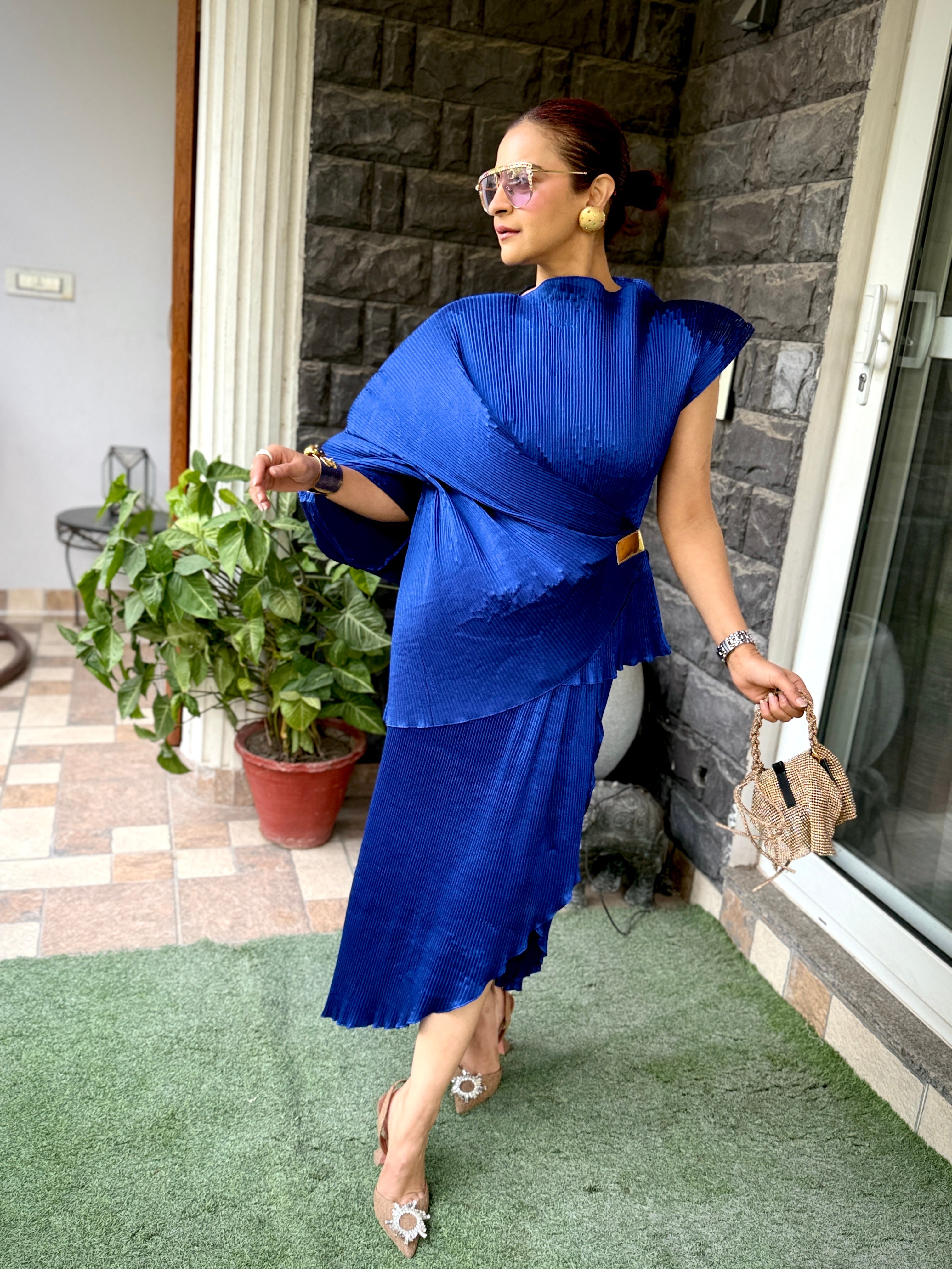 Sapphire Buckle Lunar Bloom Set in Electric Blue