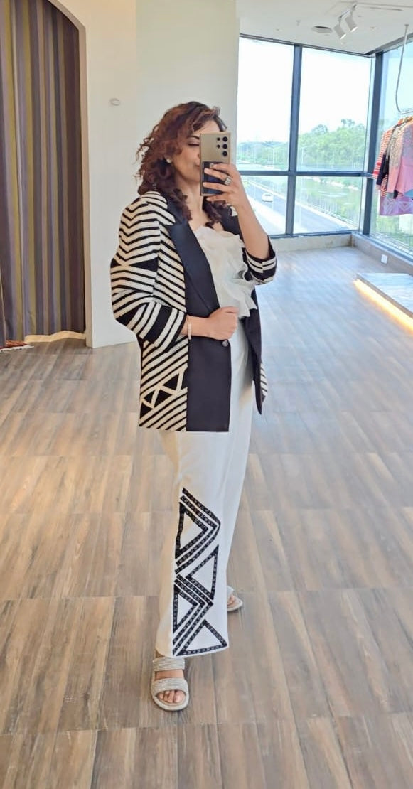 Black & white illusion power blazer set