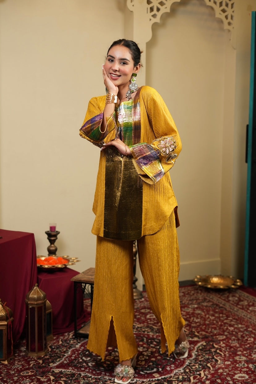 Zari sona Kurta set in Yellow