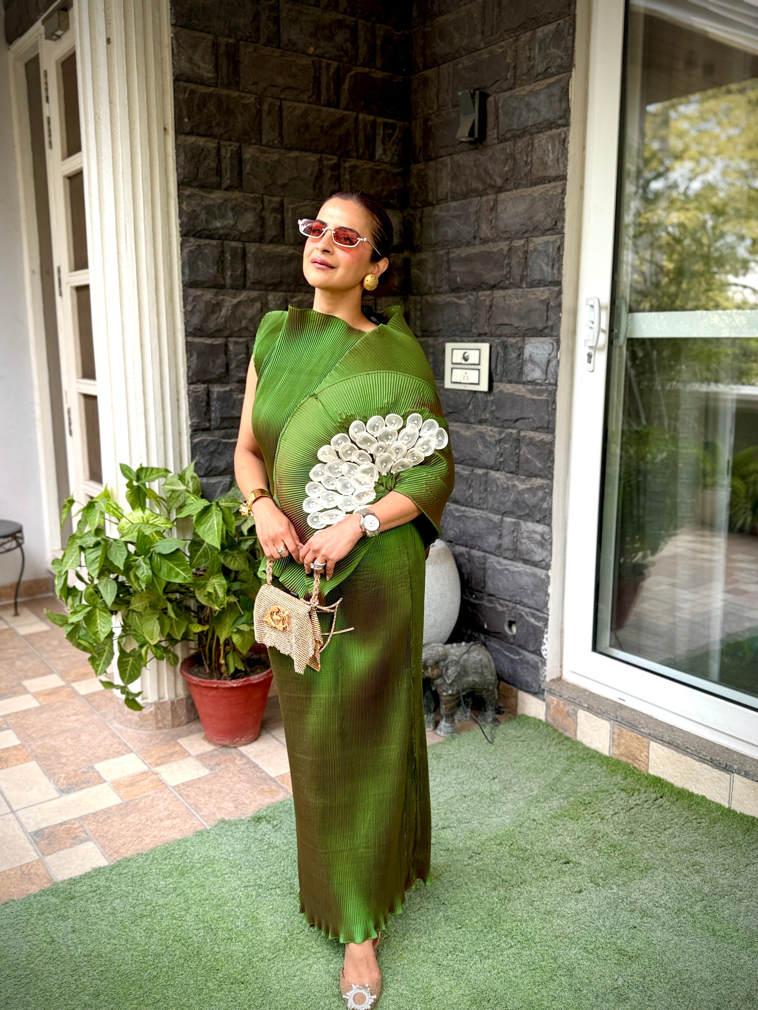 Emerald Lunar Bloom Set in Dark Green