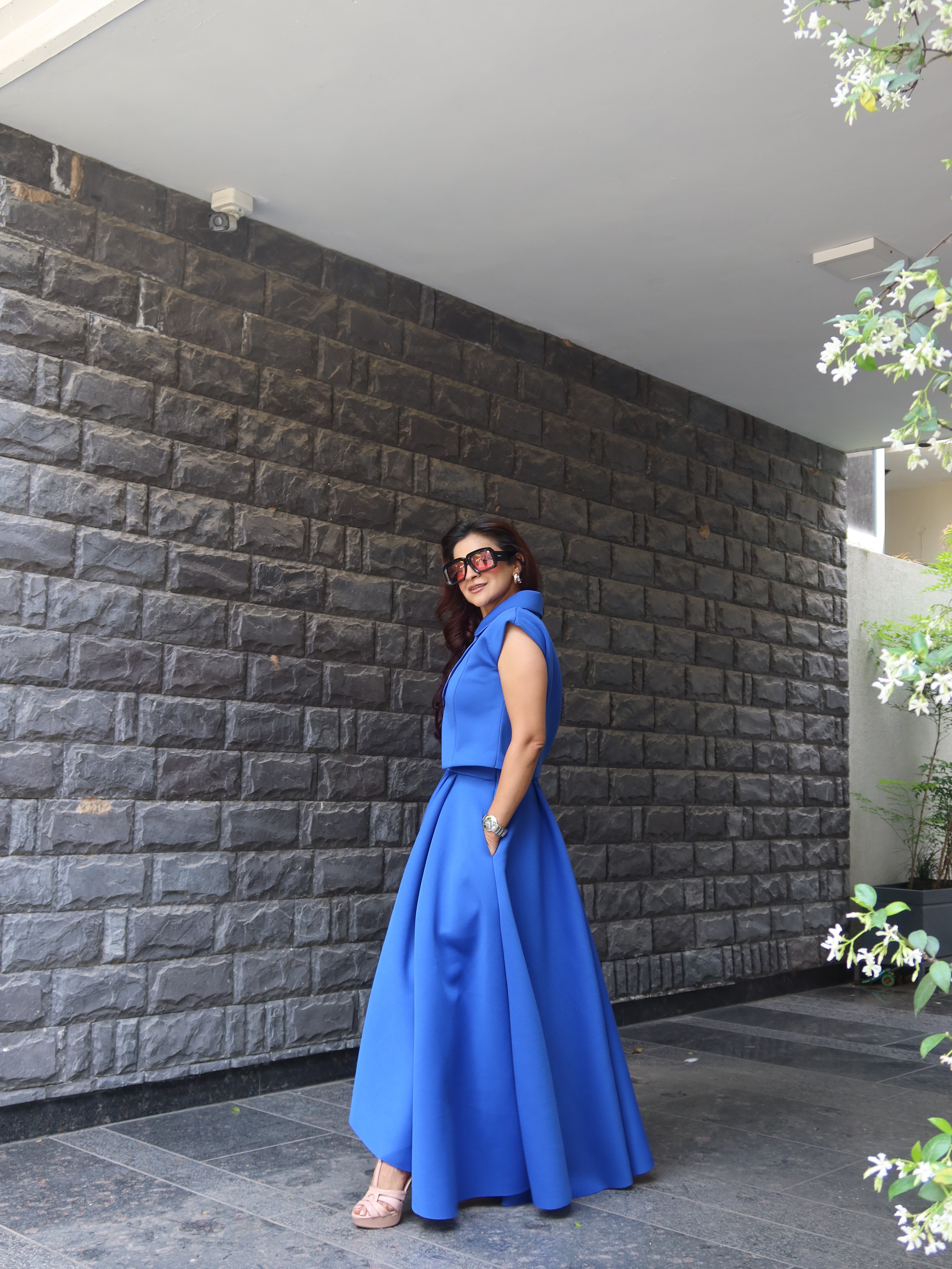 Crest Hi-Low Skirt Set in Royal Blue