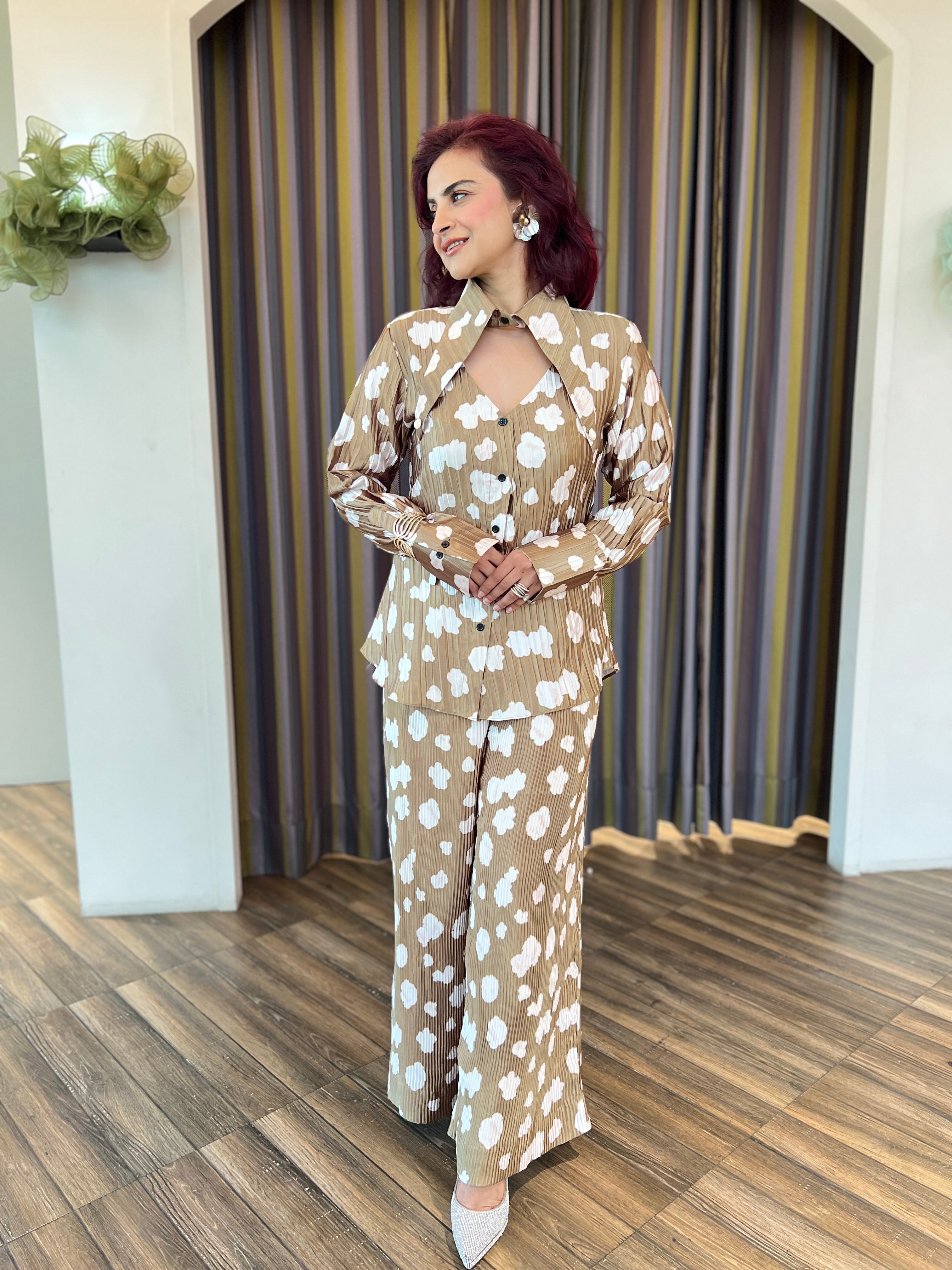 Long collar pants set in Burnt sugar