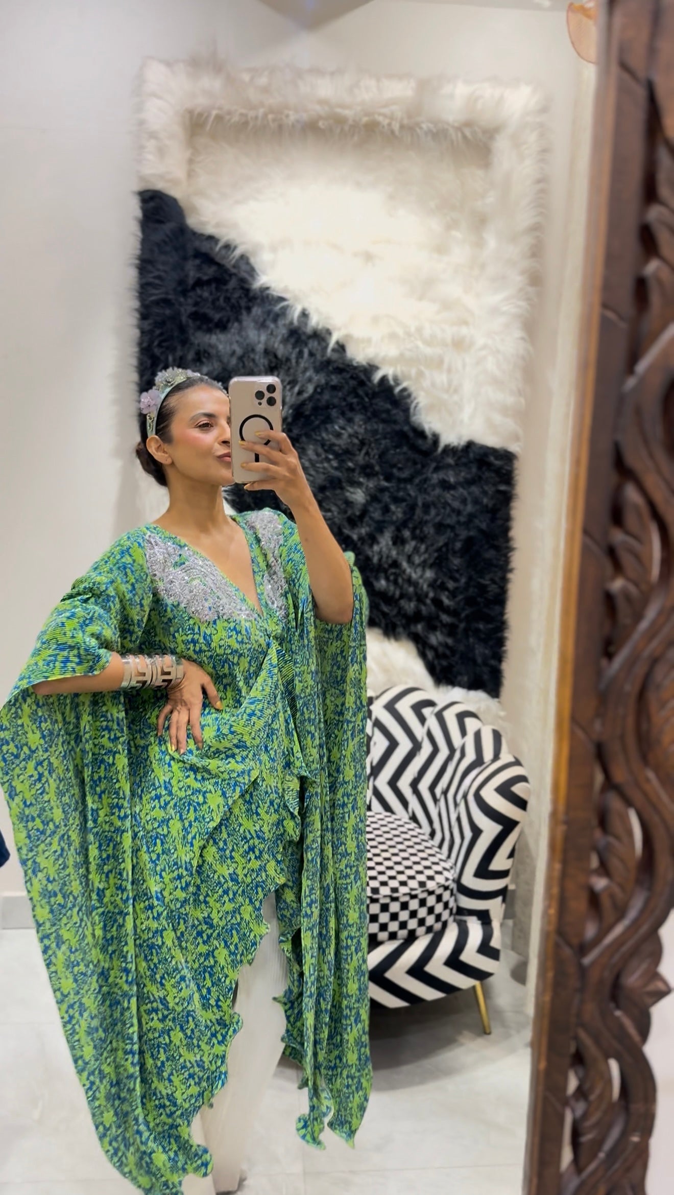 Chartreuse mood V neck embroidered kaftan