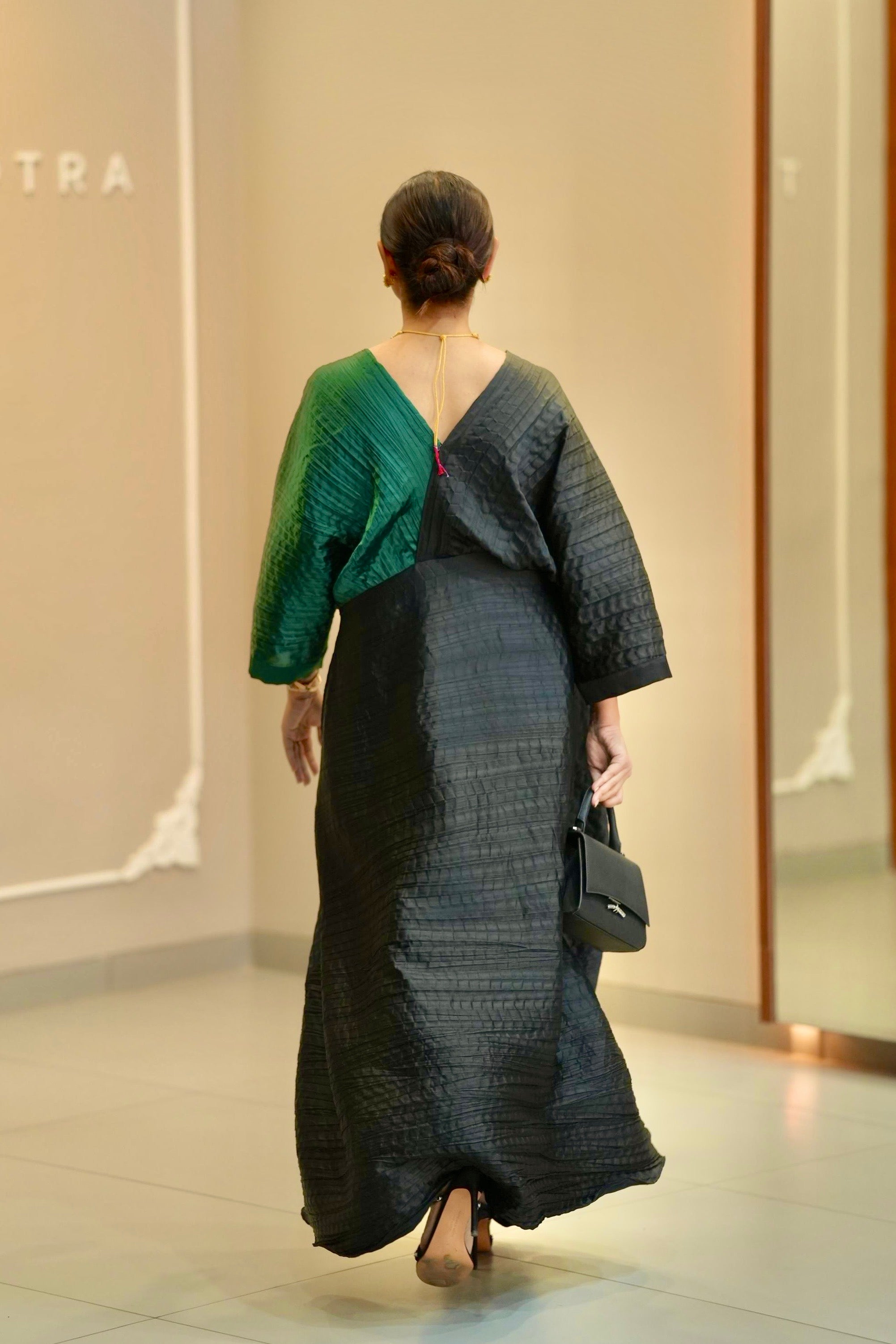 Emerald black V-neck ruched kaftan