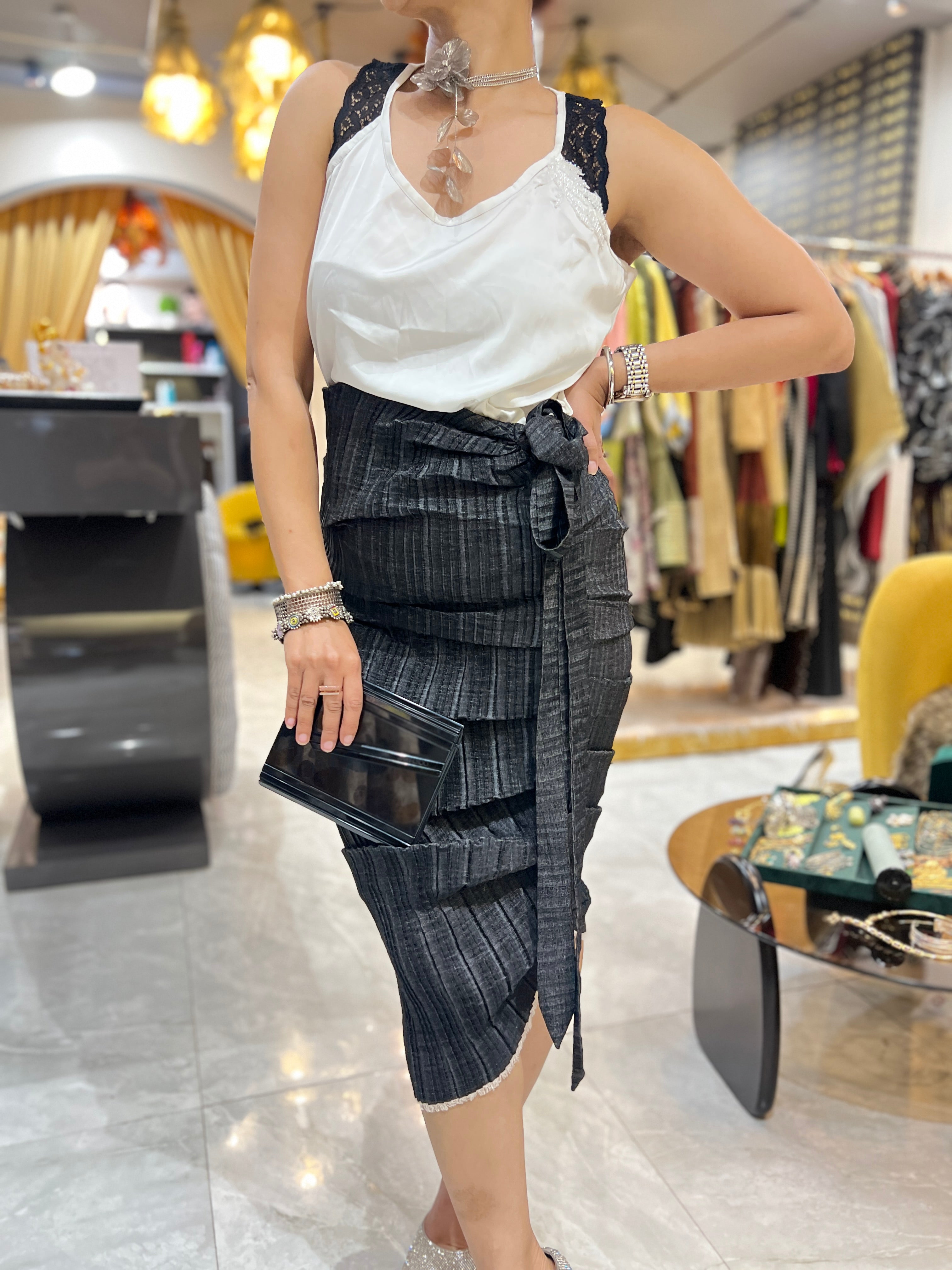 Rushed Skirt set in Onyx