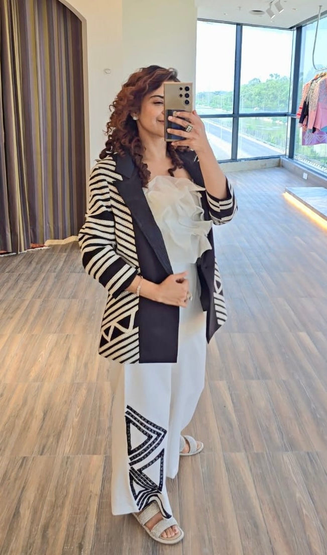 Black & white illusion power blazer set