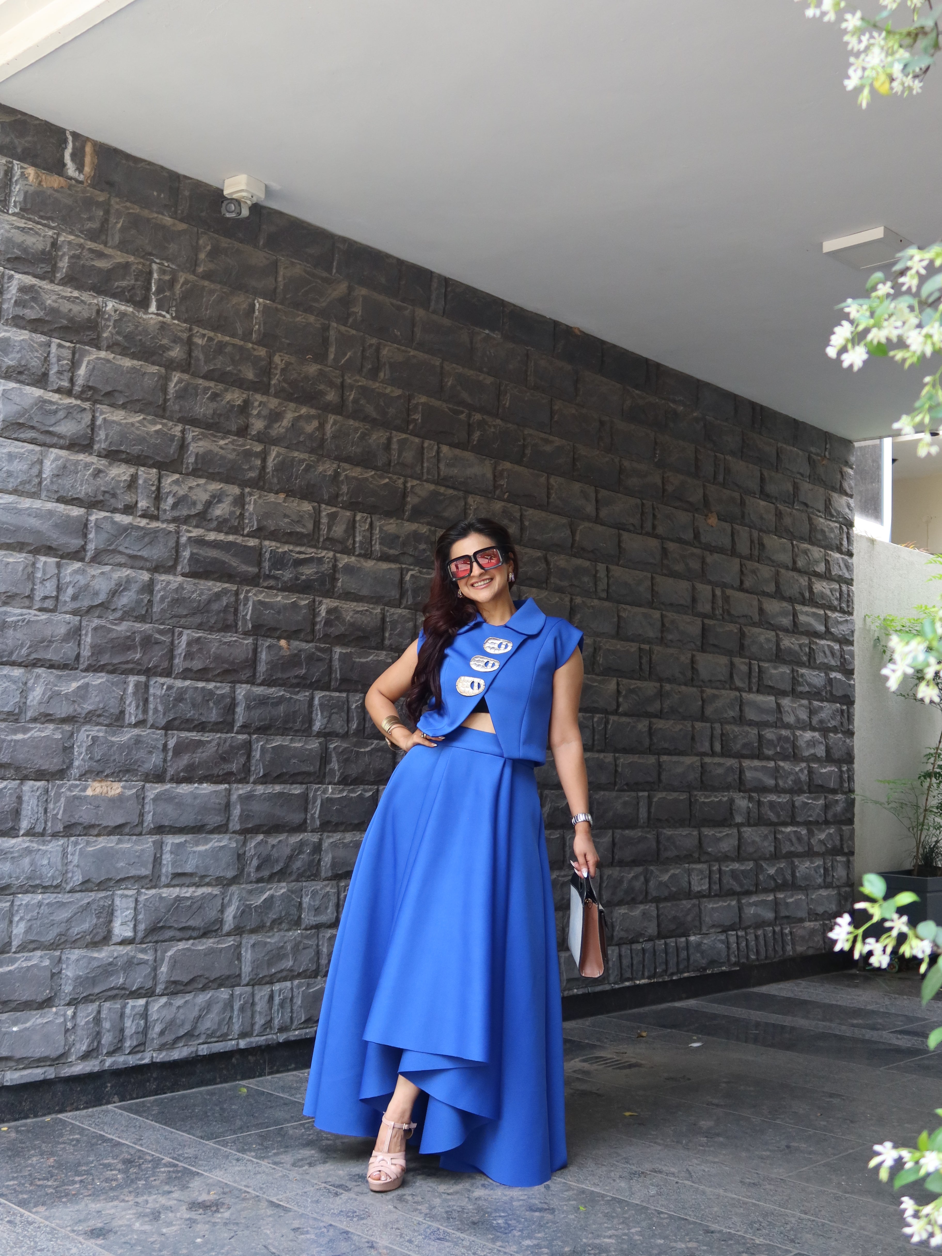 Crest Hi-Low Skirt Set in Royal Blue