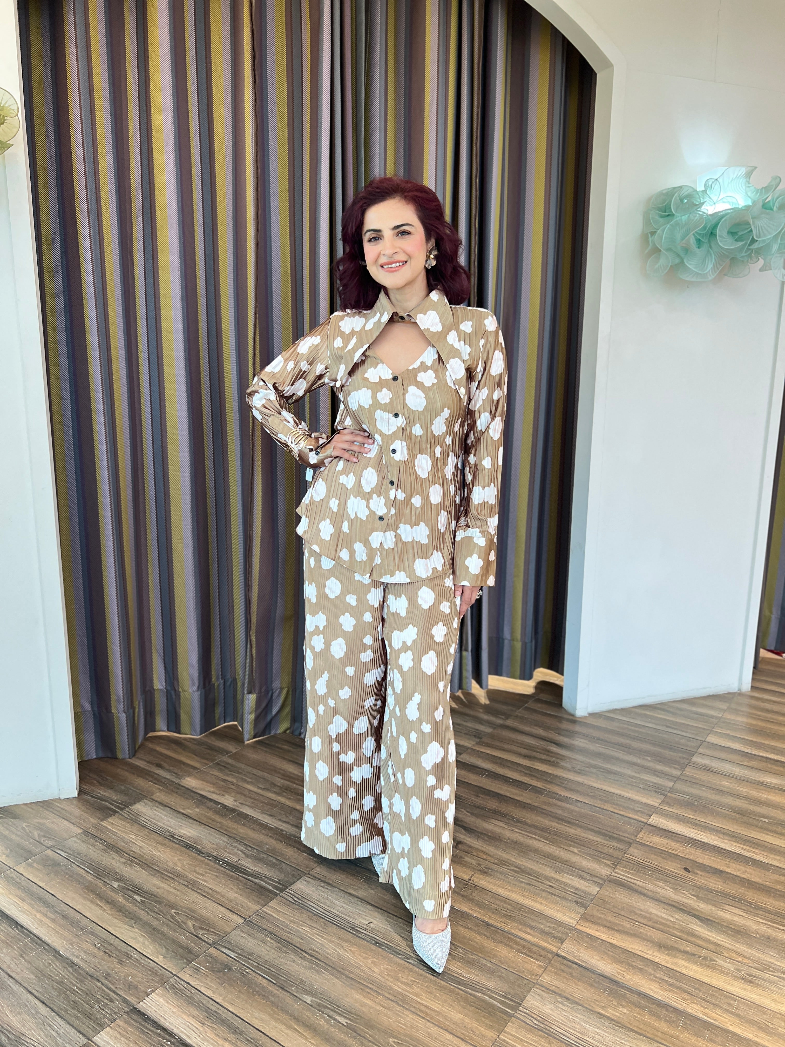 Long collar pants set in Burnt sugar