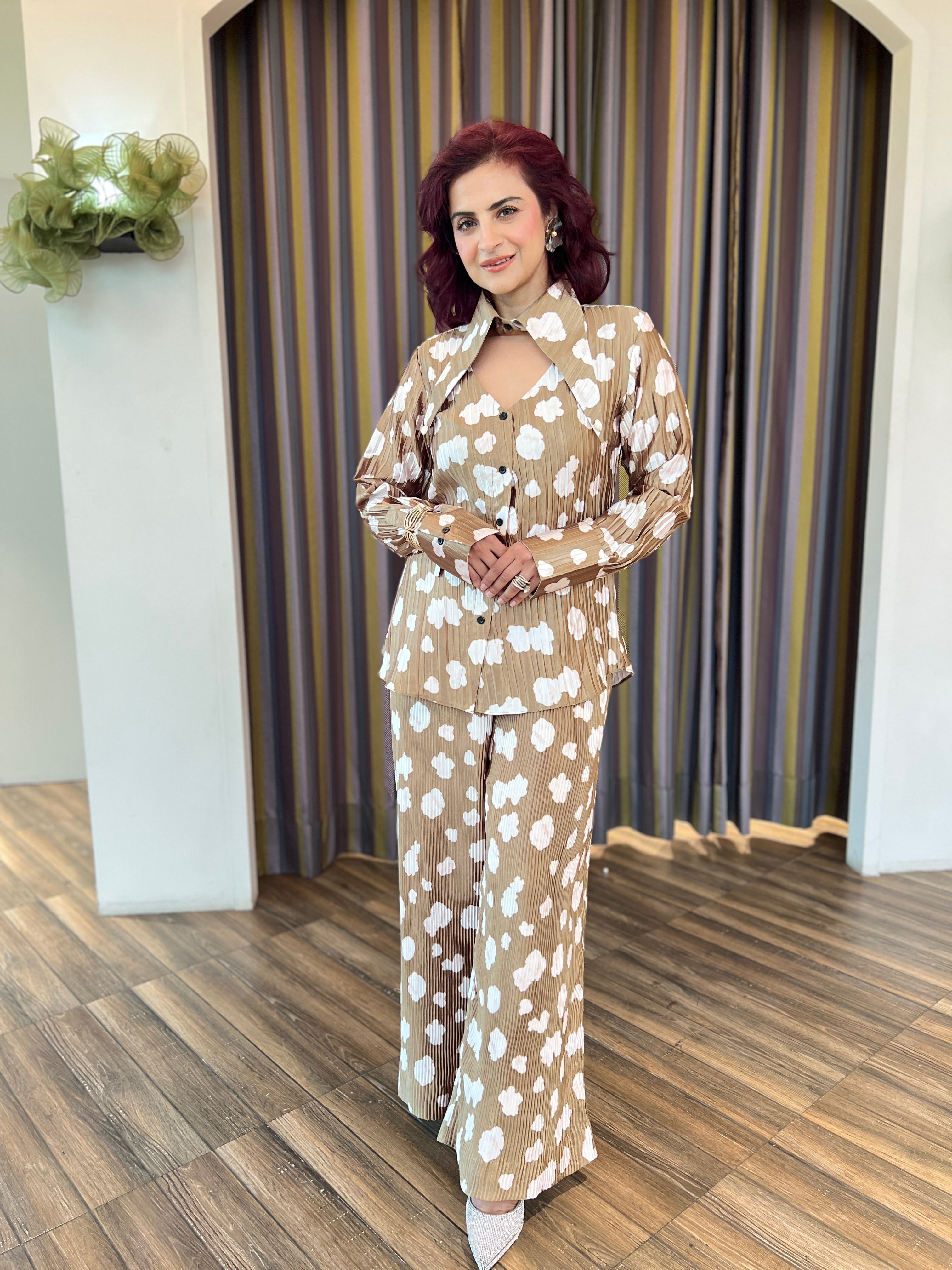 Long collar pants set in Burnt sugar
