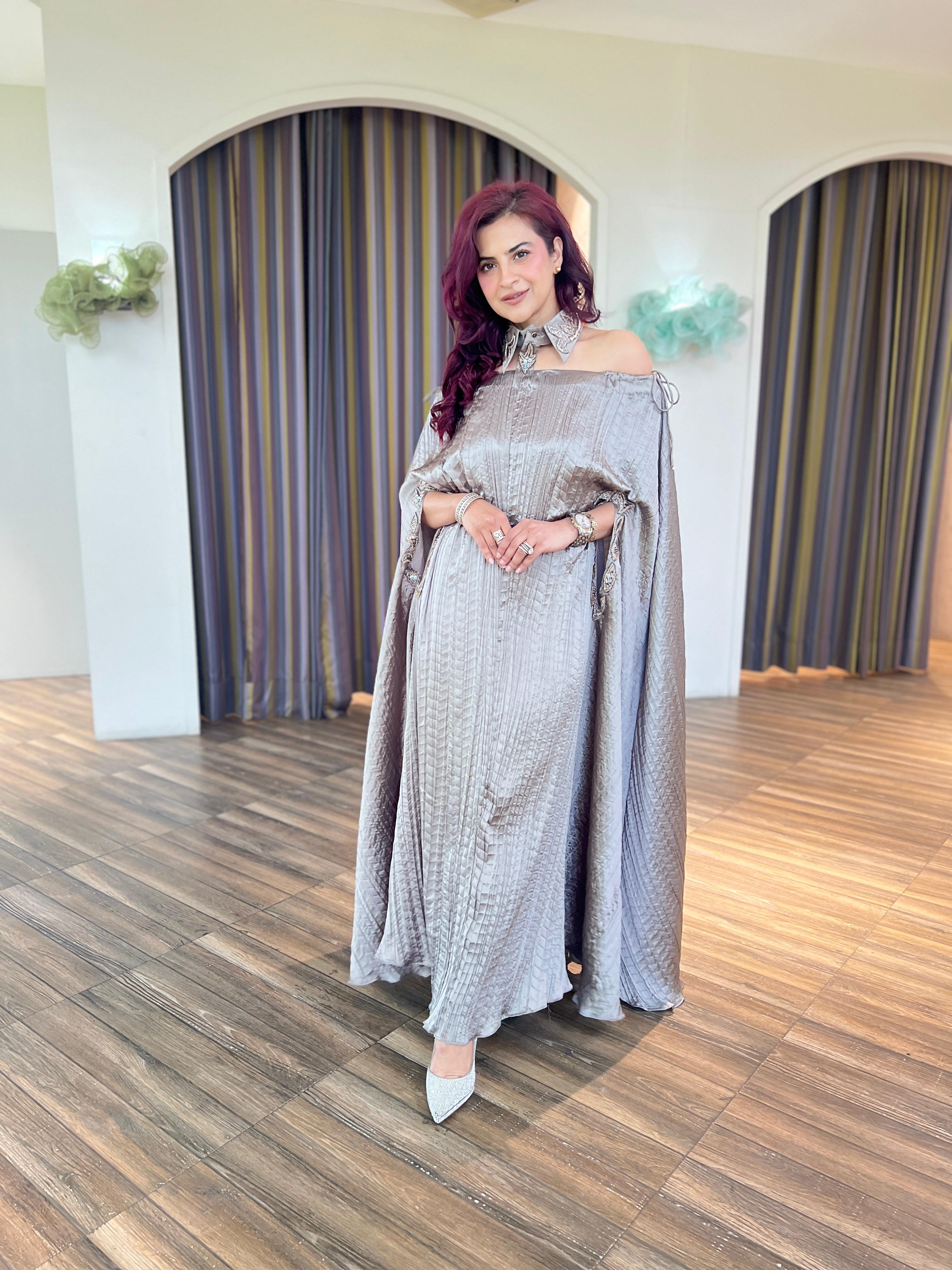 Grey embroidered collar Kaftan
