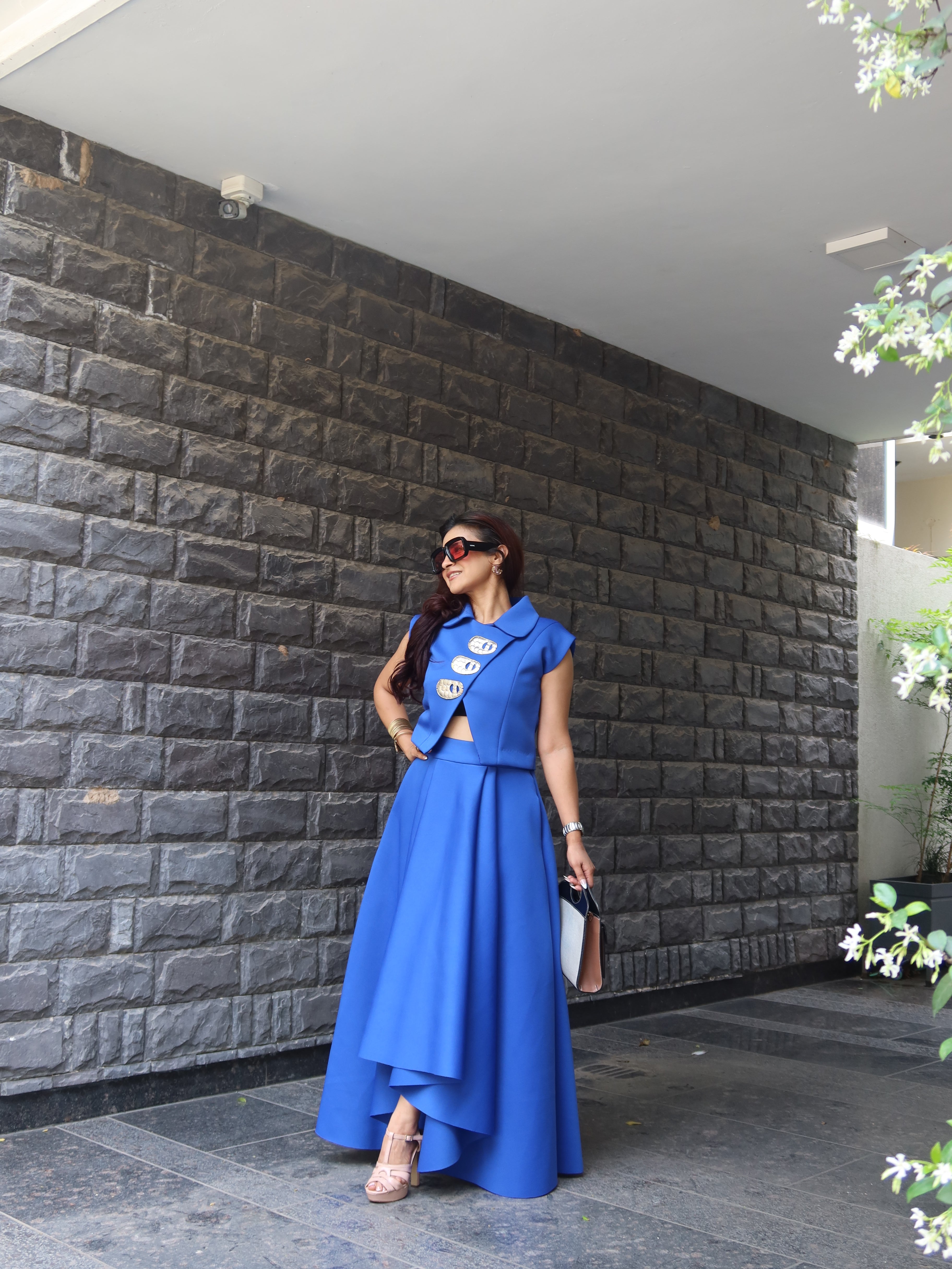 Crest Hi-Low Skirt Set in Royal Blue